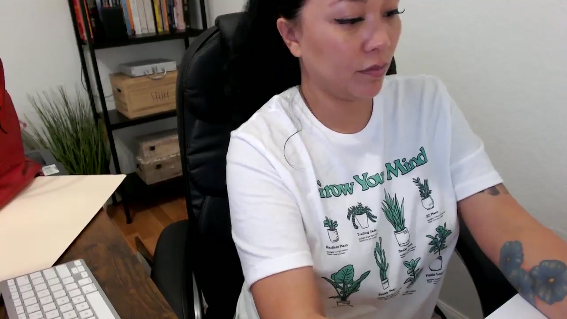 Gallery image thumbnail from MickaylaMoon's myfreecams stream on, 07/15/2024, 20:16 image 17 of 20