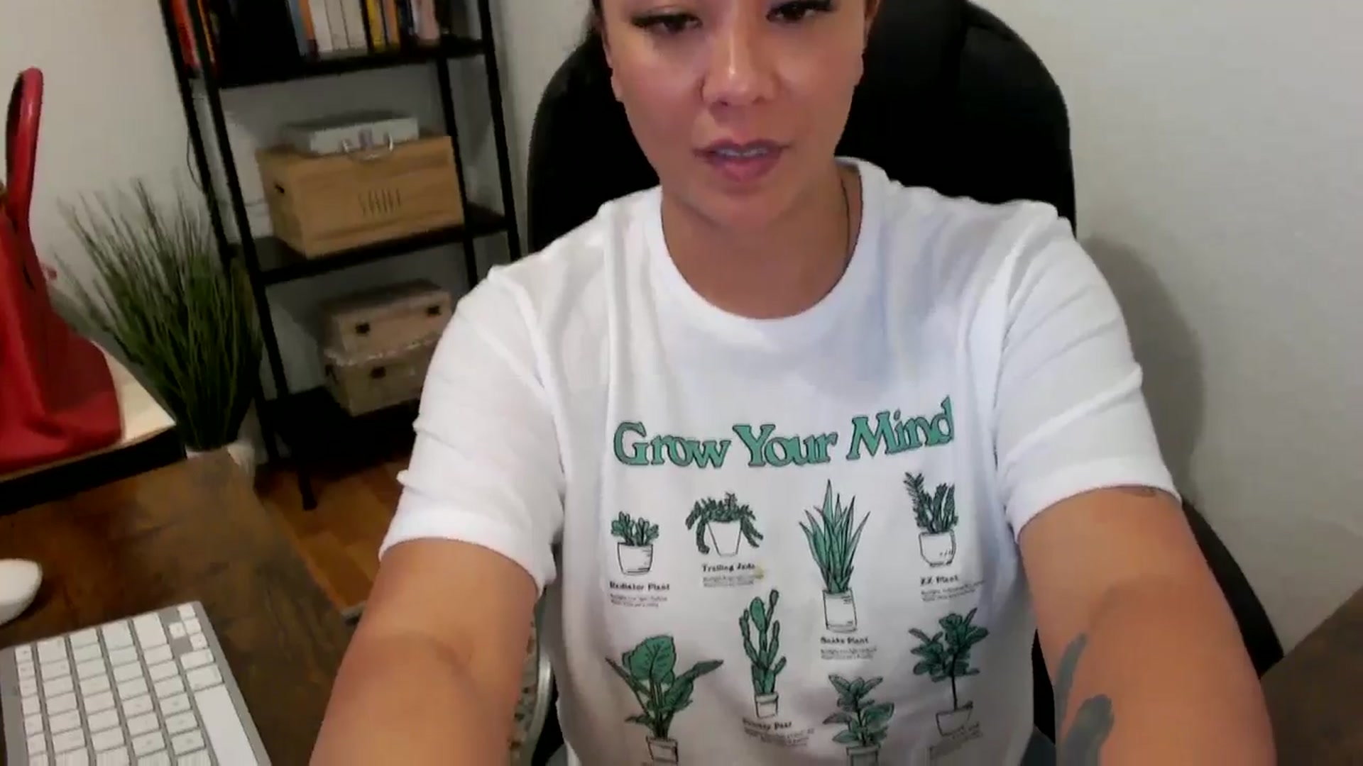Gallery image thumbnail from MickaylaMoon's myfreecams stream on, 07/15/2024, 20:42 image 15 of 20