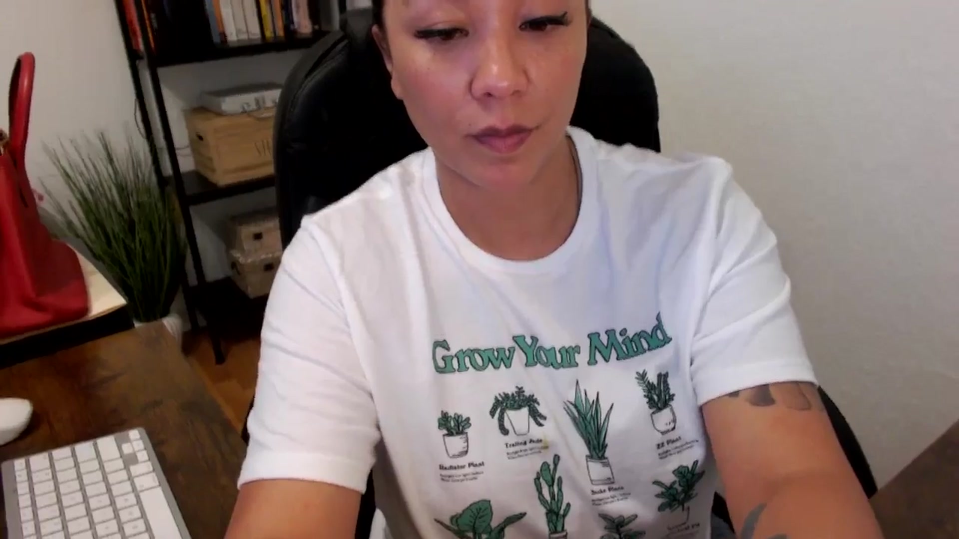 Gallery image thumbnail from MickaylaMoon's myfreecams stream on, 07/15/2024, 20:42 image 17 of 20