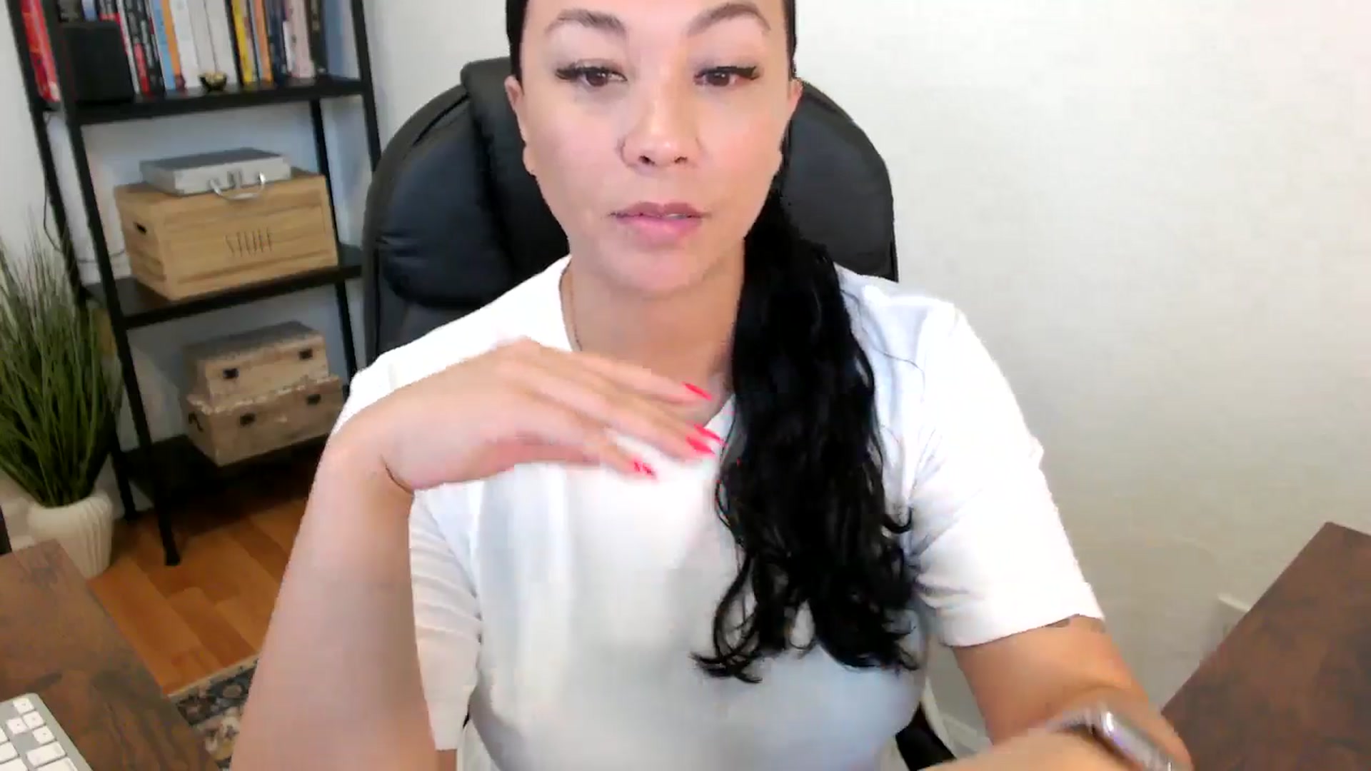 Gallery image thumbnail from MickaylaMoon's myfreecams stream on, 07/16/2024, 14:59 image 16 of 20