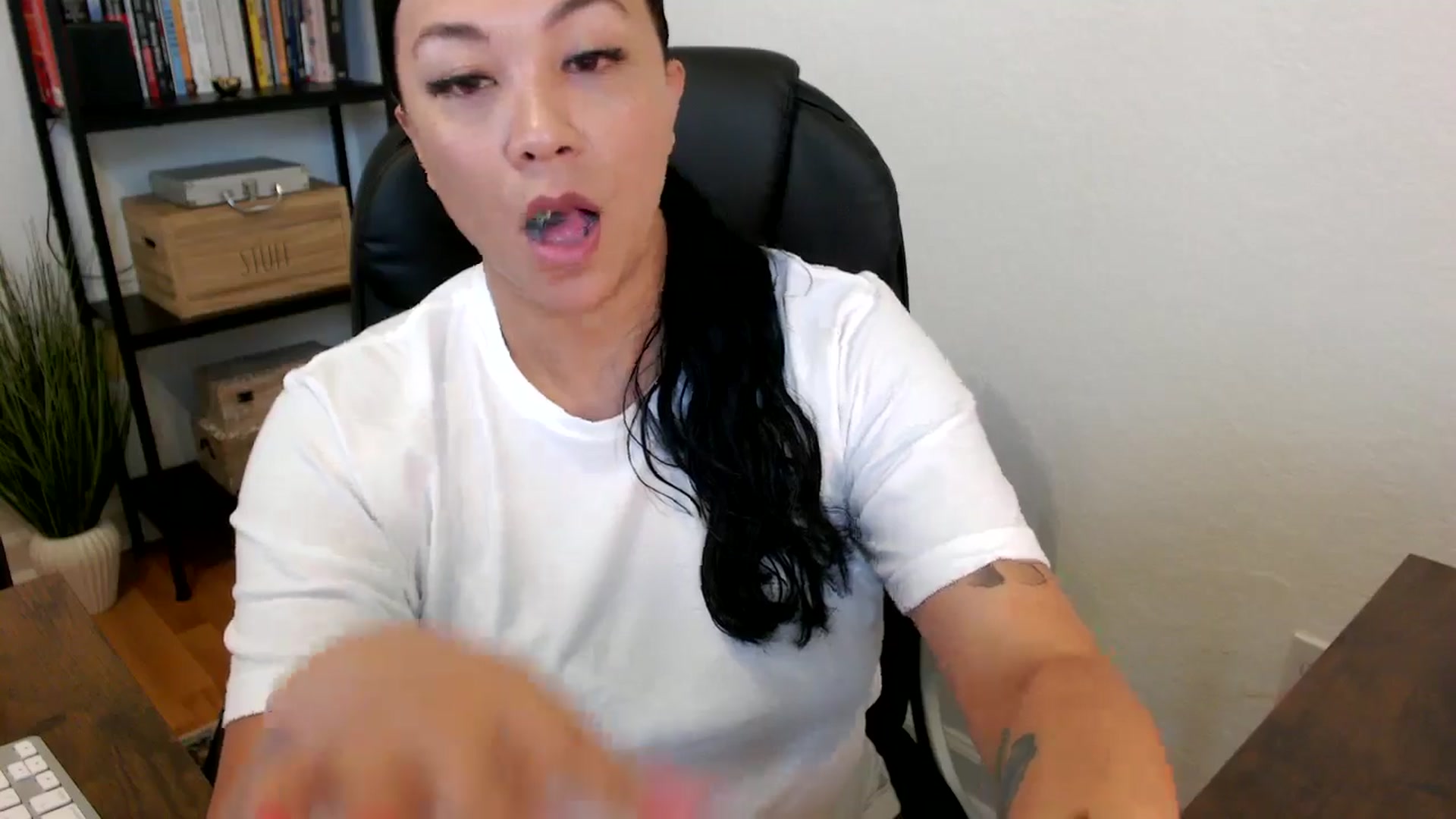 Gallery image thumbnail from MickaylaMoon's myfreecams stream on, 07/16/2024, 14:59 image 8 of 20