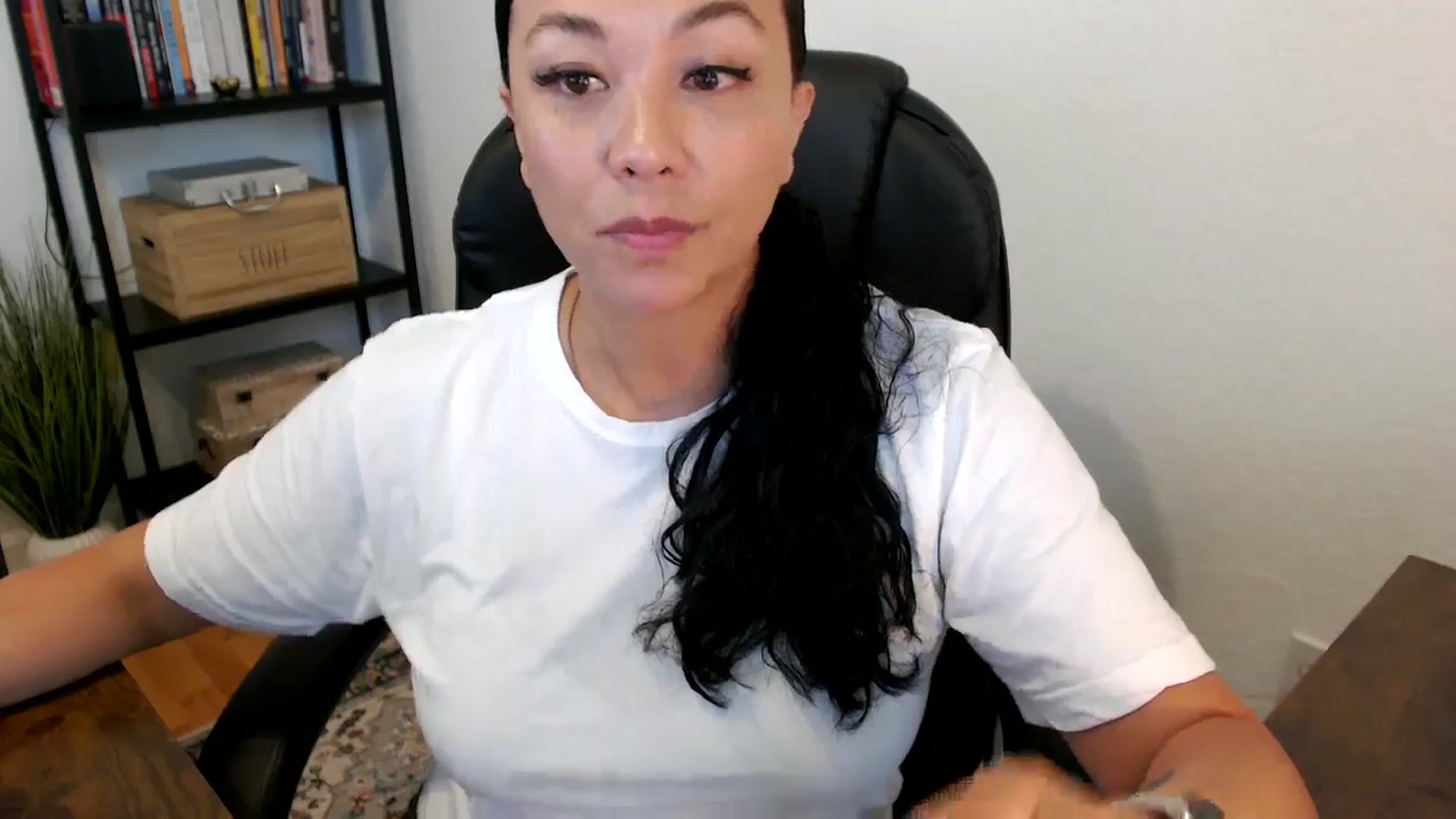 Gallery image thumbnail from MickaylaMoon's myfreecams stream on, 07/16/2024, 15:55 image 9 of 20