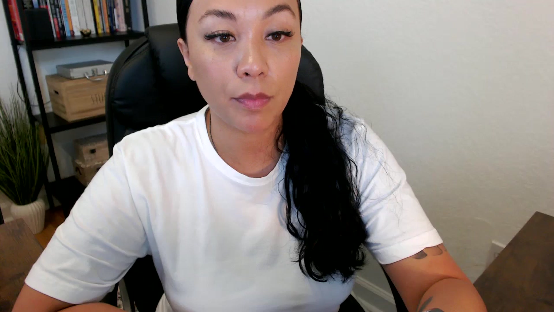Gallery image thumbnail from MickaylaMoon's myfreecams stream on, 07/16/2024, 15:55 image 19 of 20