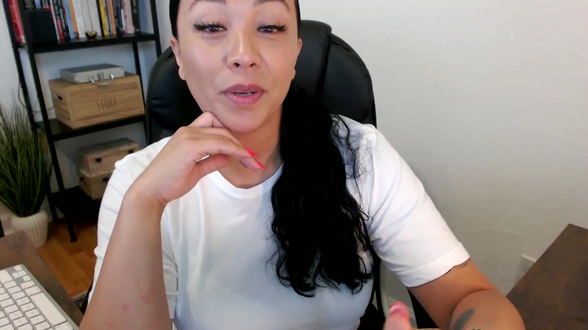Gallery image thumbnail from MickaylaMoon's myfreecams stream on, 07/16/2024, 15:55 image 2 of 20
