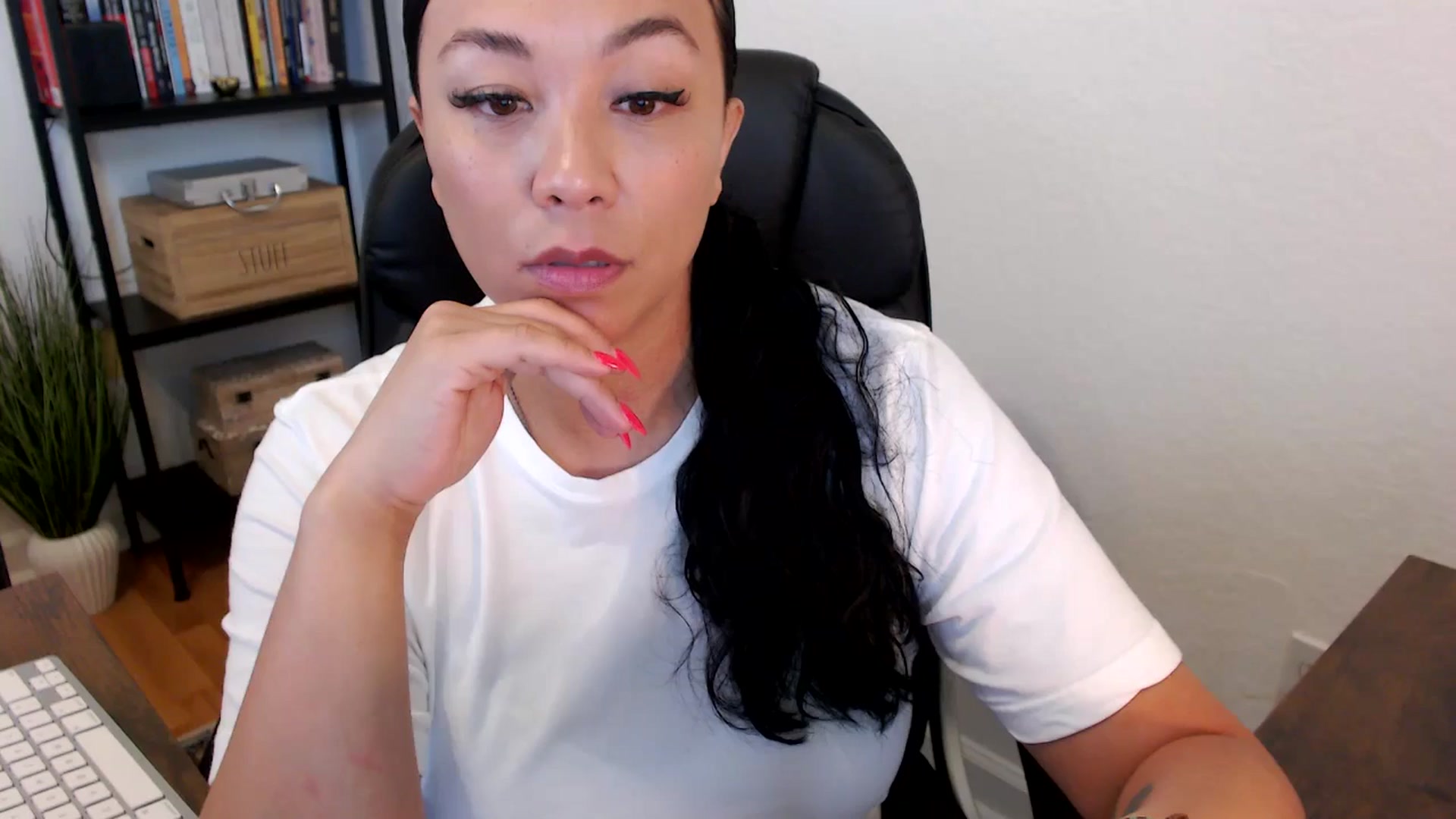 Gallery image thumbnail from MickaylaMoon's myfreecams stream on, 07/16/2024, 15:55 image 1 of 20
