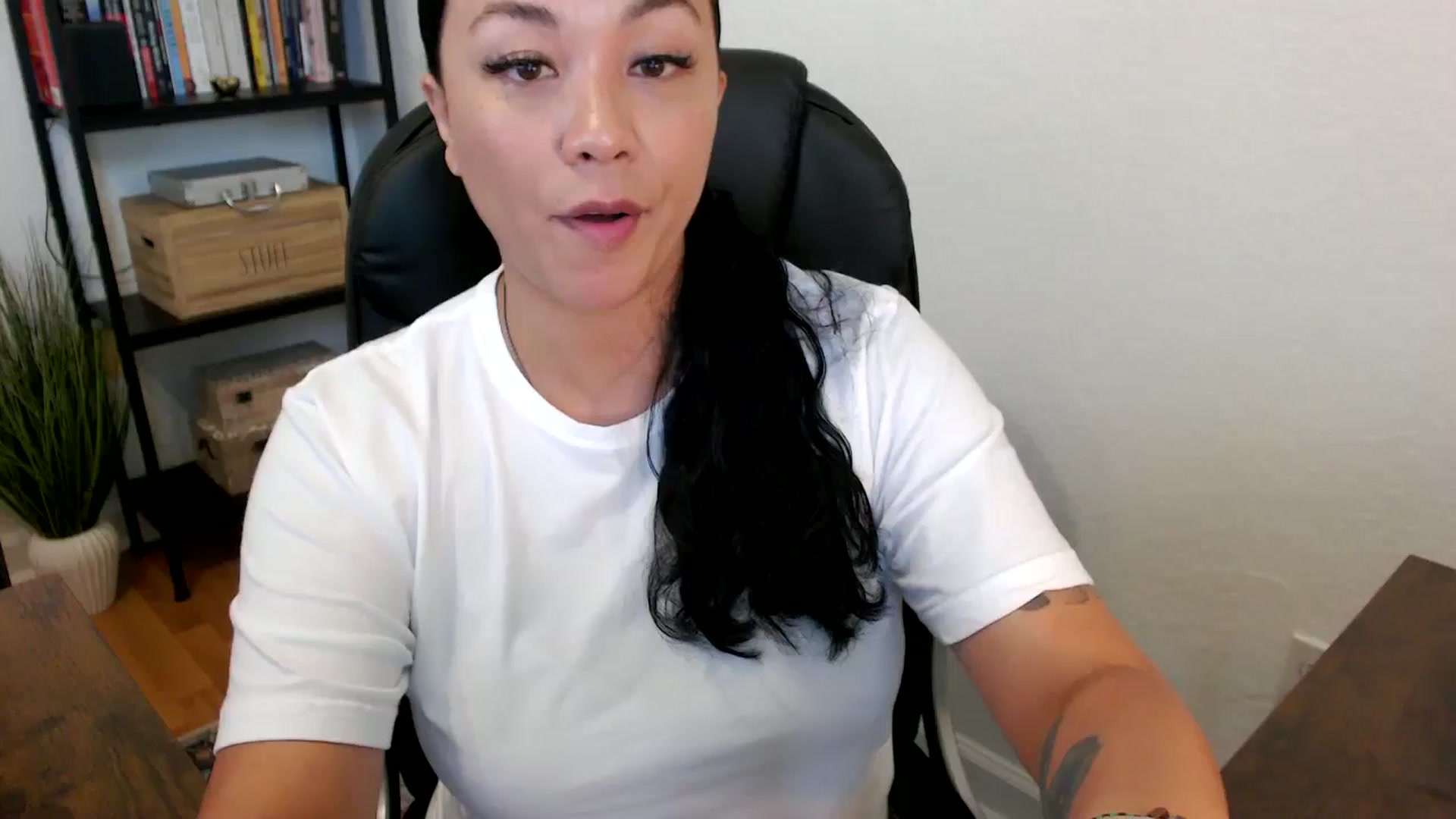 Gallery image thumbnail from MickaylaMoon's myfreecams stream on, 07/16/2024, 15:55 image 18 of 20