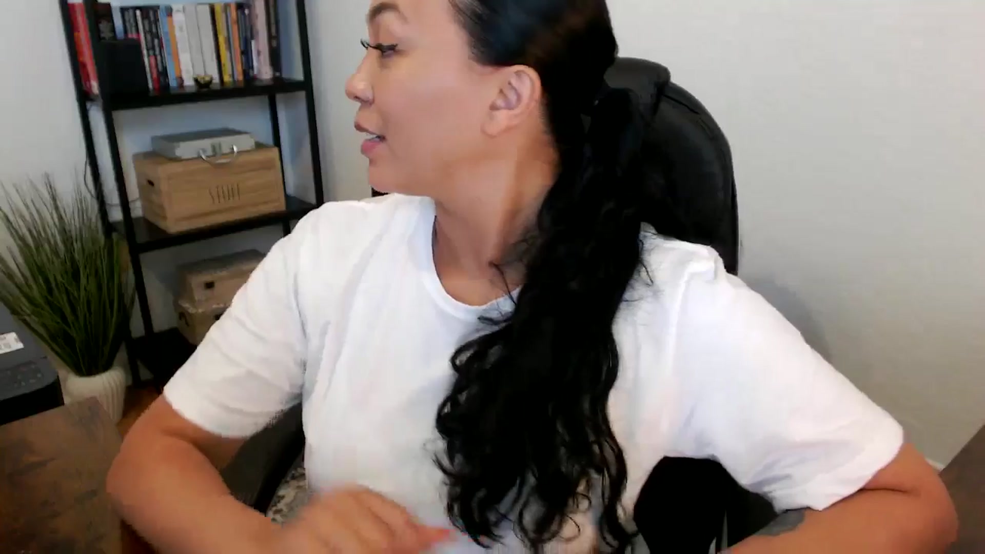 Gallery image thumbnail from MickaylaMoon's myfreecams stream on, 07/16/2024, 16:20 image 5 of 20