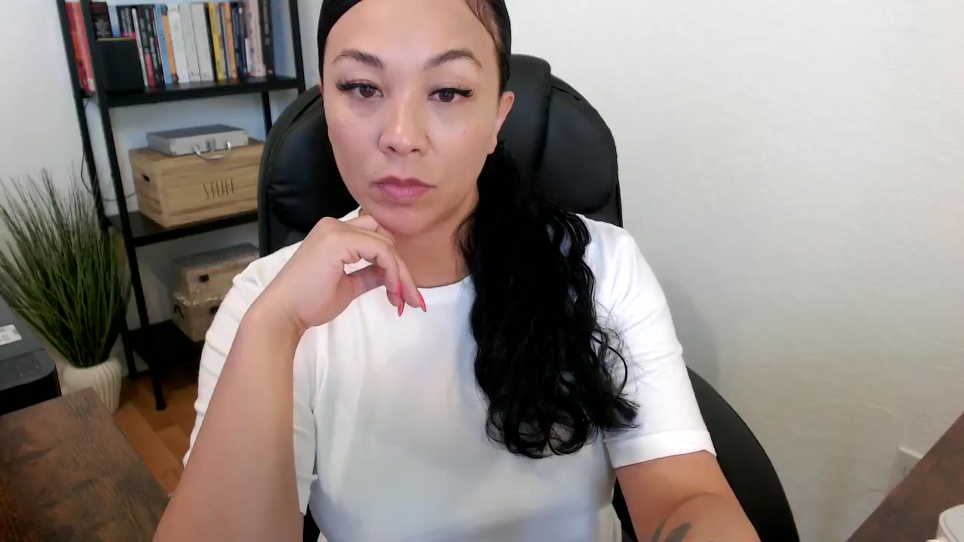Gallery image thumbnail from MickaylaMoon's myfreecams stream on, 07/16/2024, 18:09 image 13 of 20