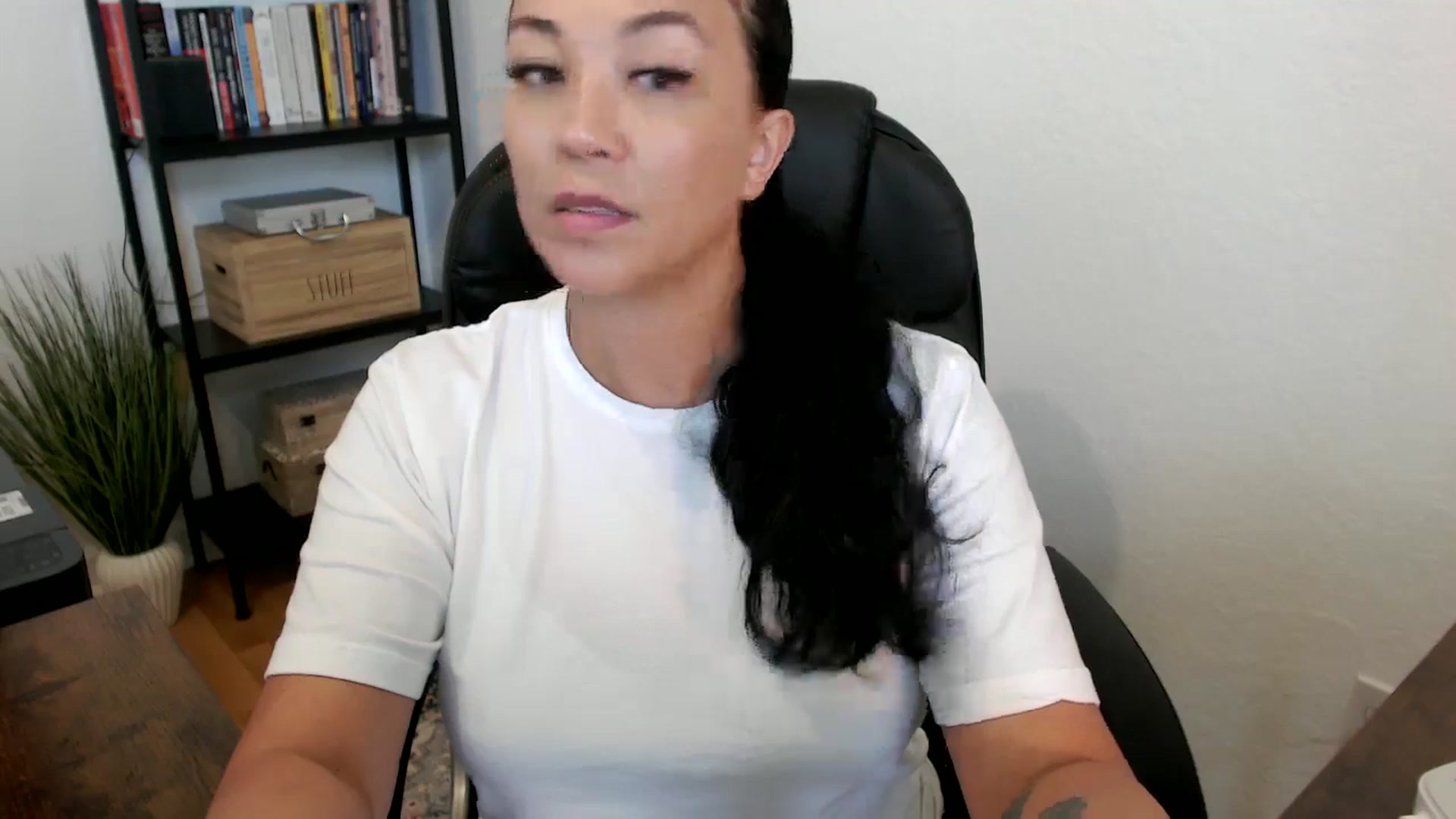 Gallery image thumbnail from MickaylaMoon's myfreecams stream on, 07/16/2024, 18:31 image 20 of 20