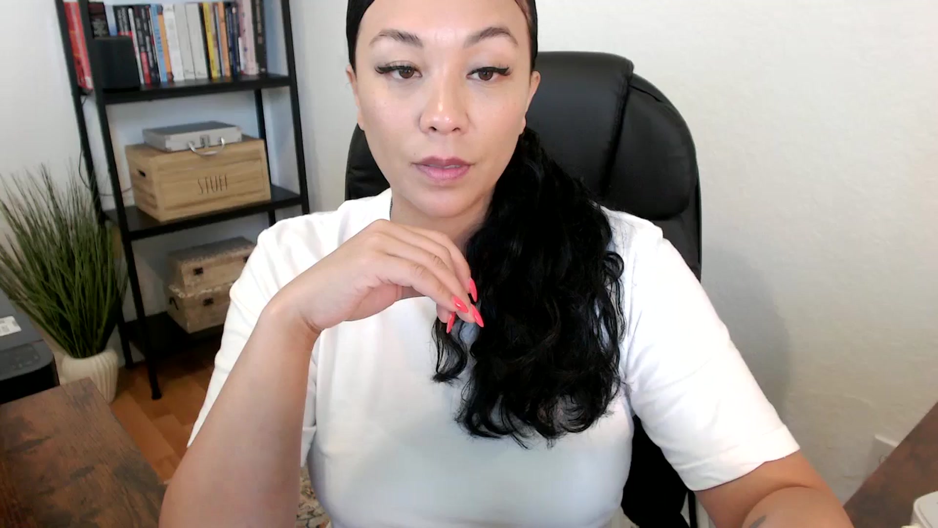 Gallery image thumbnail from MickaylaMoon's myfreecams stream on, 07/16/2024, 18:31 image 4 of 20