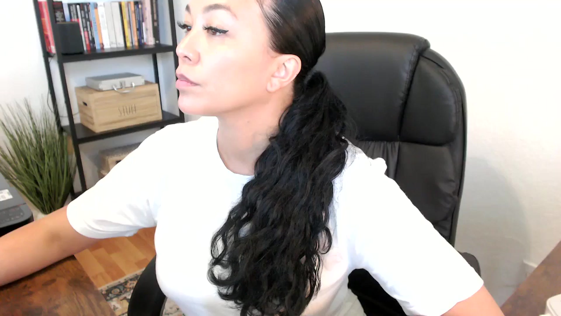 Gallery image thumbnail from MickaylaMoon's myfreecams stream on, 07/16/2024, 18:31 image 1 of 20