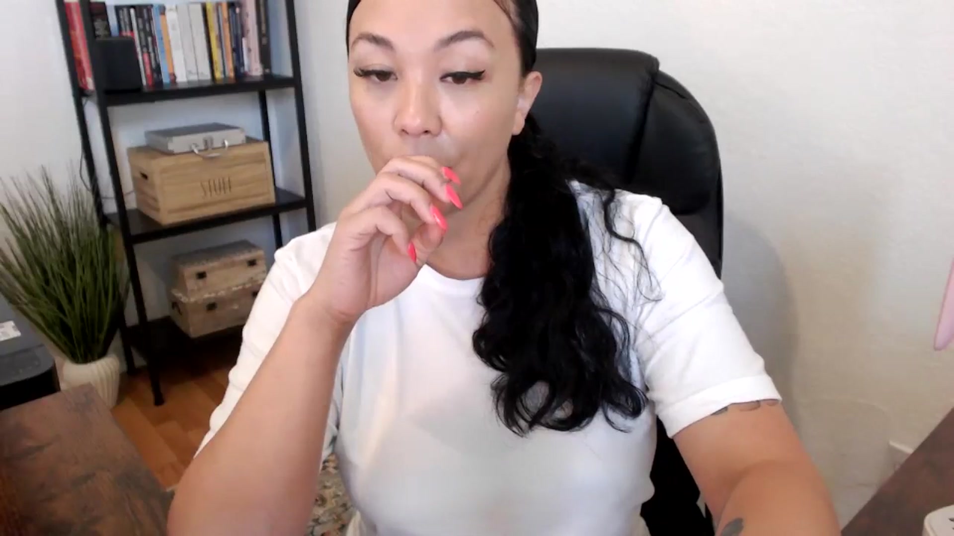 Gallery image thumbnail from MickaylaMoon's myfreecams stream on, 07/16/2024, 19:00 image 6 of 20