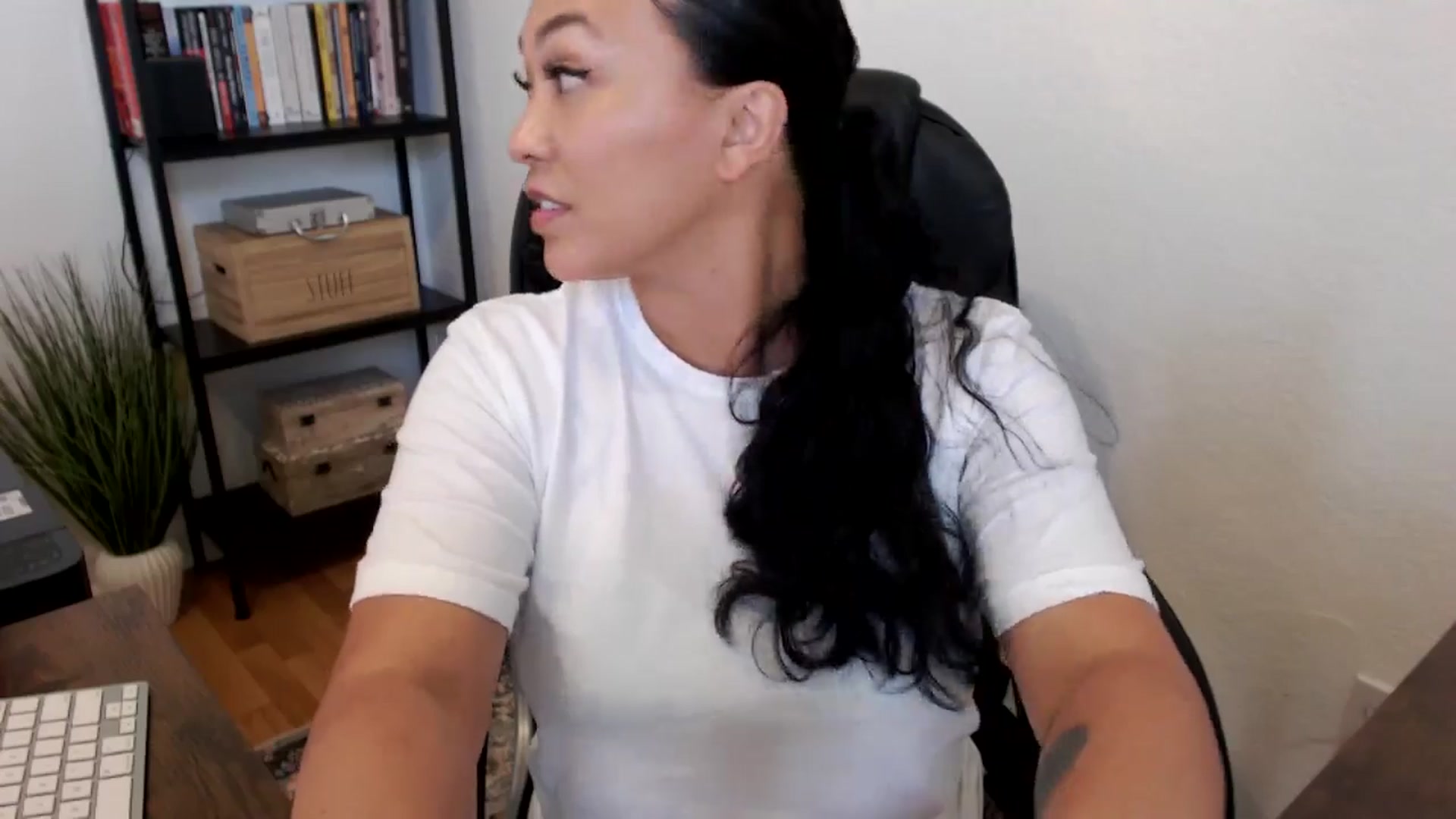 Gallery image thumbnail from MickaylaMoon's myfreecams stream on, 07/16/2024, 19:00 image 19 of 20