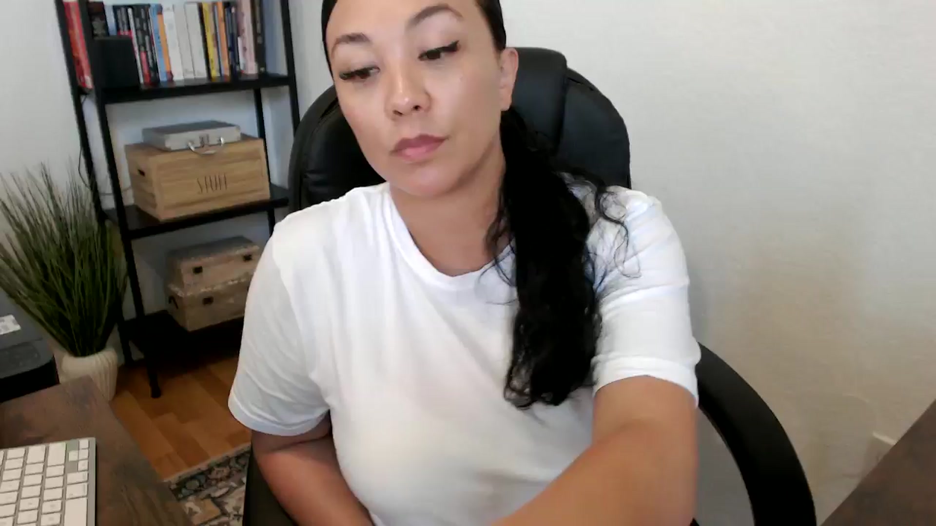 Gallery image thumbnail from MickaylaMoon's myfreecams stream on, 07/16/2024, 19:00 image 10 of 20