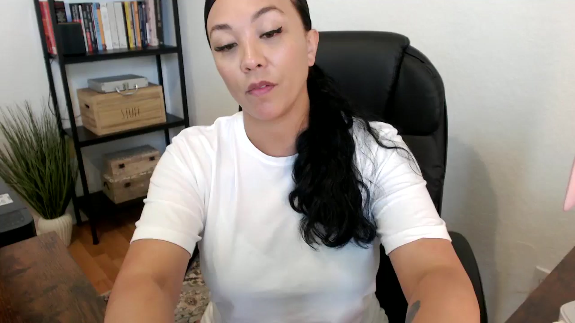 Gallery image thumbnail from MickaylaMoon's myfreecams stream on, 07/16/2024, 19:00 image 1 of 20