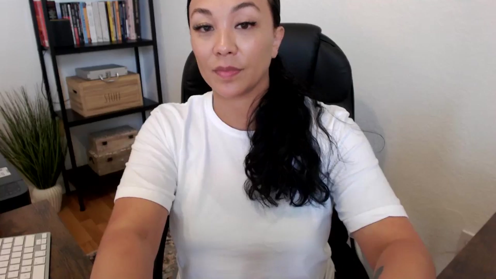 Gallery image thumbnail from MickaylaMoon's myfreecams stream on, 07/16/2024, 19:00 image 20 of 20