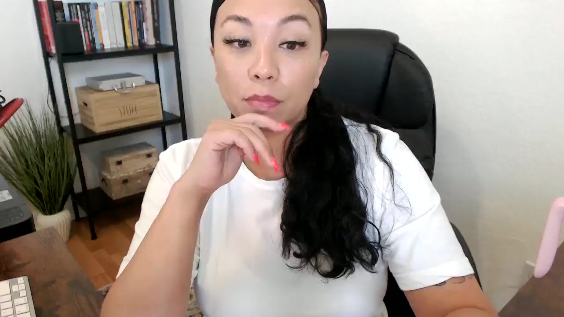 Gallery image thumbnail from MickaylaMoon's myfreecams stream on, 07/16/2024, 19:37 image 15 of 20