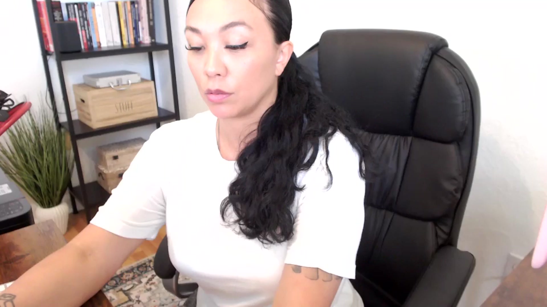 Gallery image thumbnail from MickaylaMoon's myfreecams stream on, 07/16/2024, 19:37 image 19 of 20