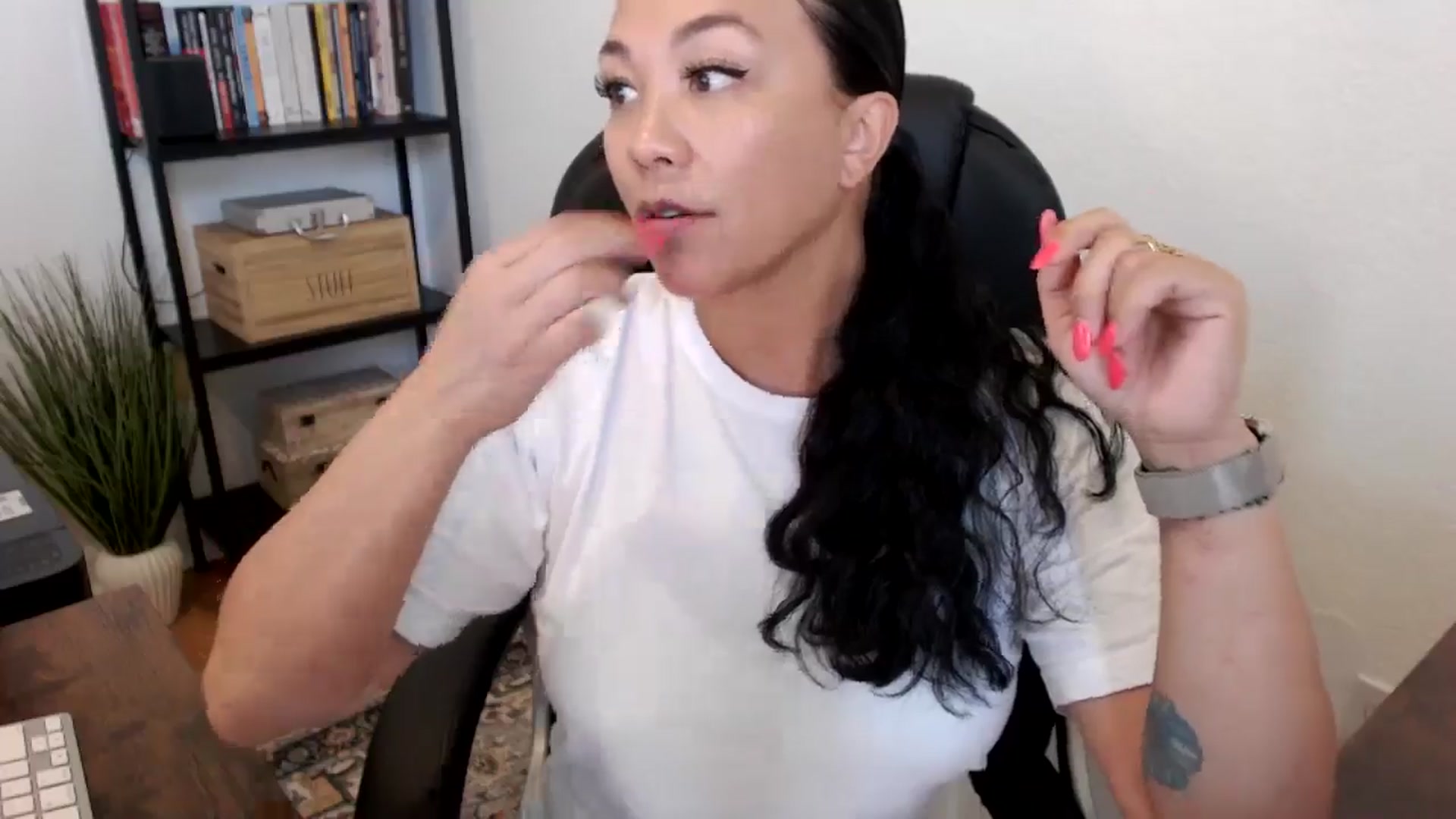 Gallery image thumbnail from MickaylaMoon's myfreecams stream on, 07/16/2024, 19:37 image 2 of 20