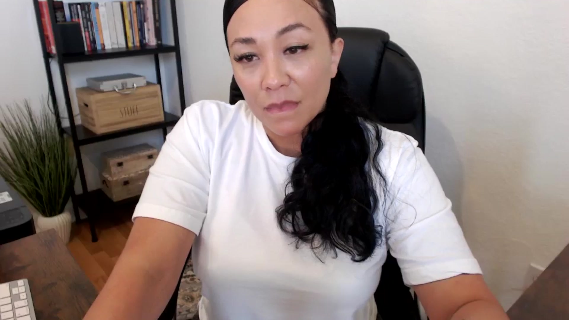 Gallery image thumbnail from MickaylaMoon's myfreecams stream on, 07/16/2024, 19:37 image 8 of 20