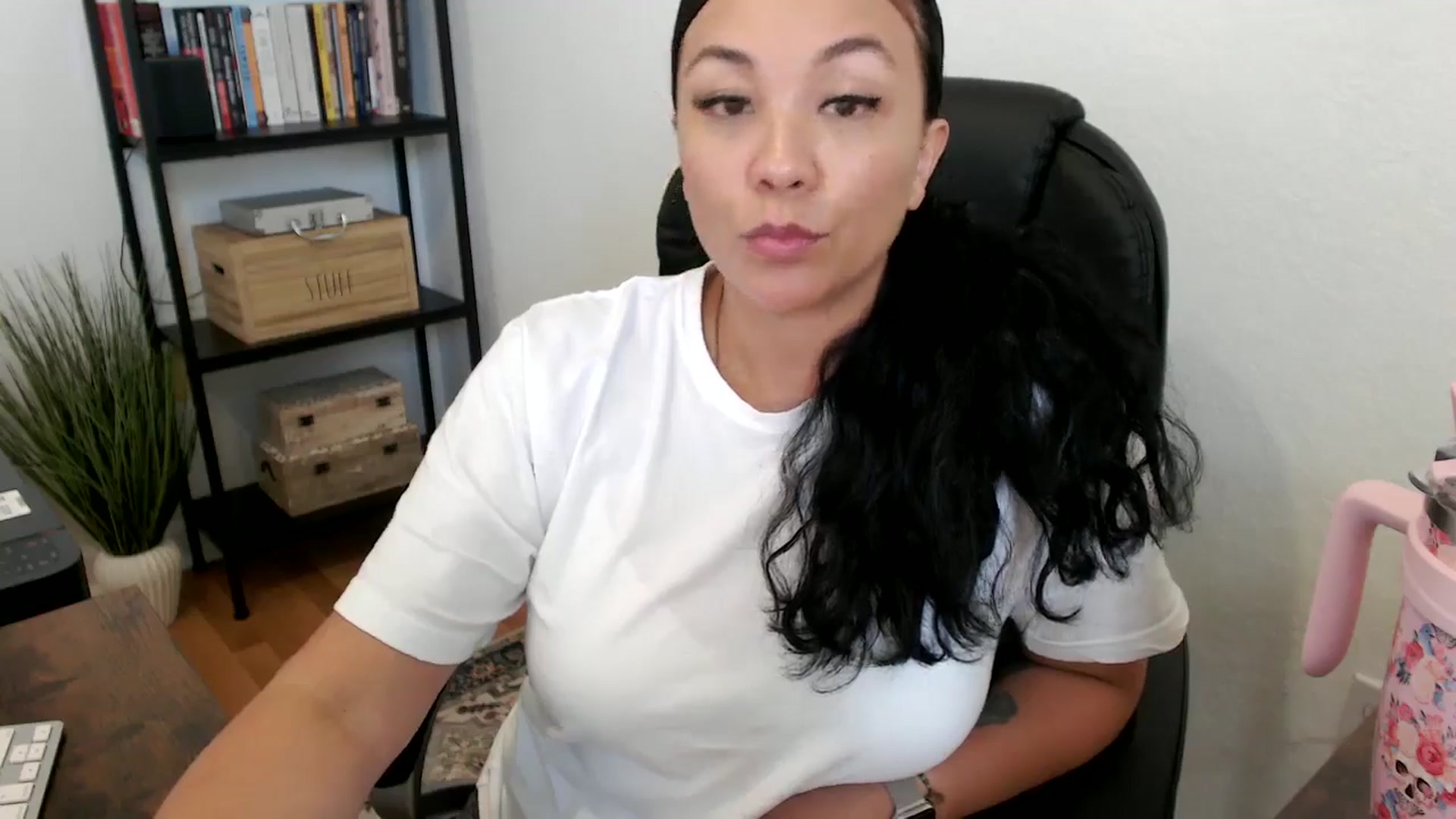 Gallery image thumbnail from MickaylaMoon's myfreecams stream on, 07/16/2024, 20:08 image 13 of 20
