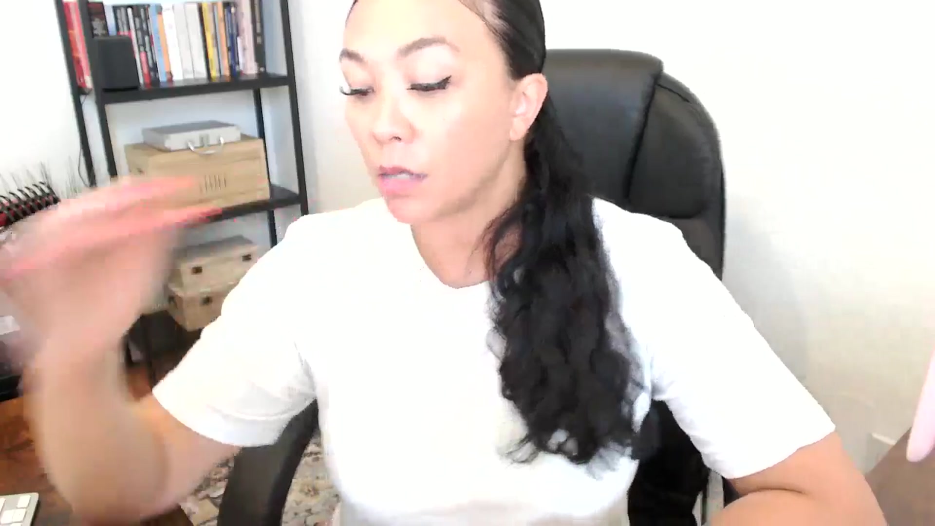 Gallery image thumbnail from MickaylaMoon's myfreecams stream on, 07/16/2024, 20:08 image 2 of 20