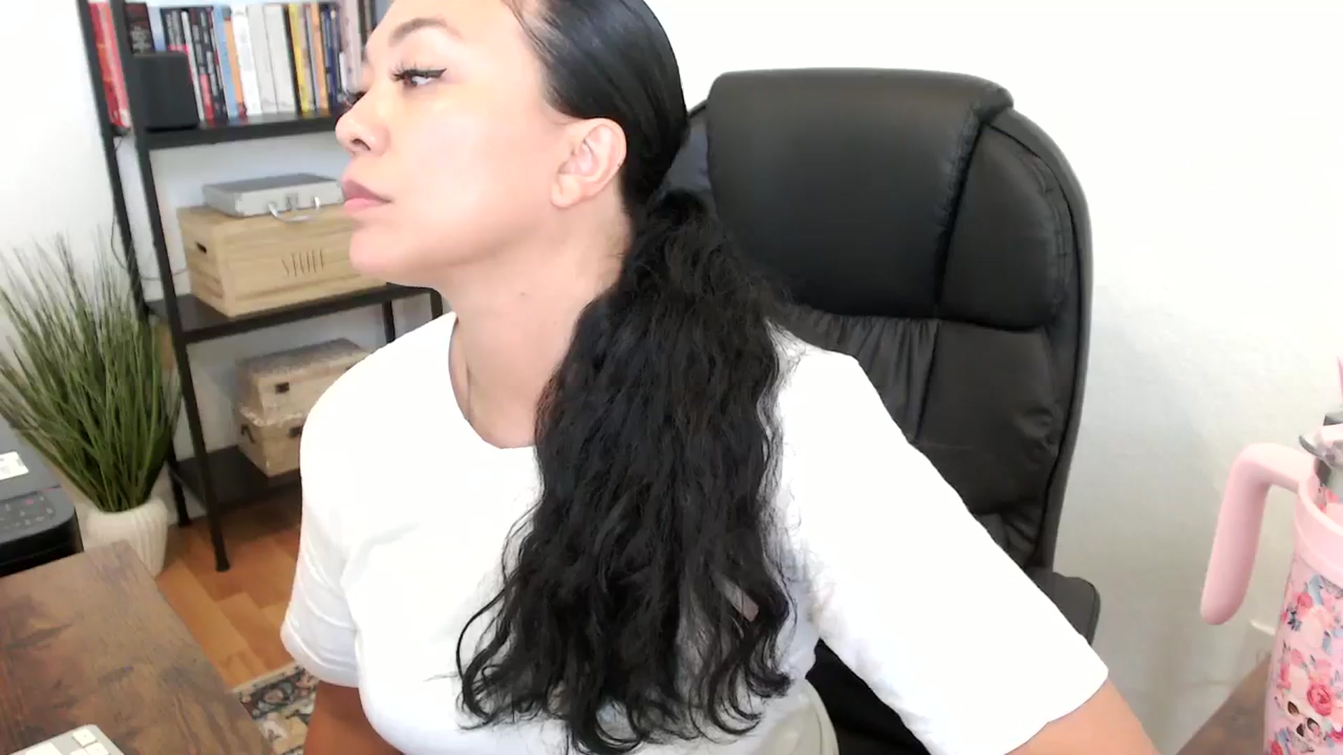 Gallery image thumbnail from MickaylaMoon's myfreecams stream on, 07/16/2024, 20:08 image 16 of 20