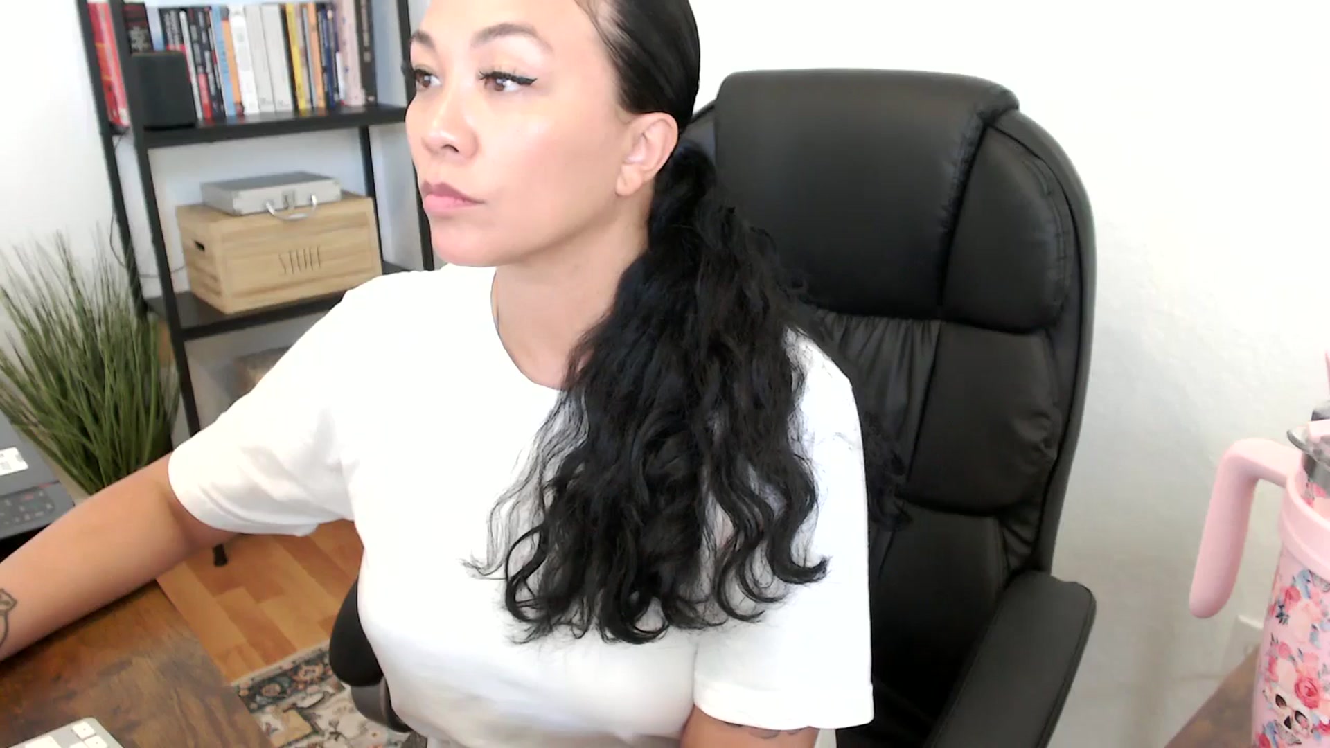 Gallery image thumbnail from MickaylaMoon's myfreecams stream on, 07/16/2024, 20:08 image 15 of 20
