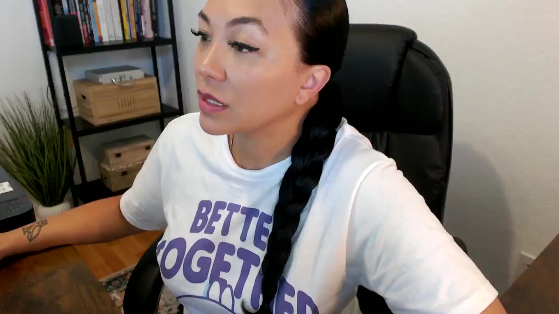 Gallery image thumbnail from MickaylaMoon's myfreecams stream on, 07/17/2024, 14:53 image 7 of 20