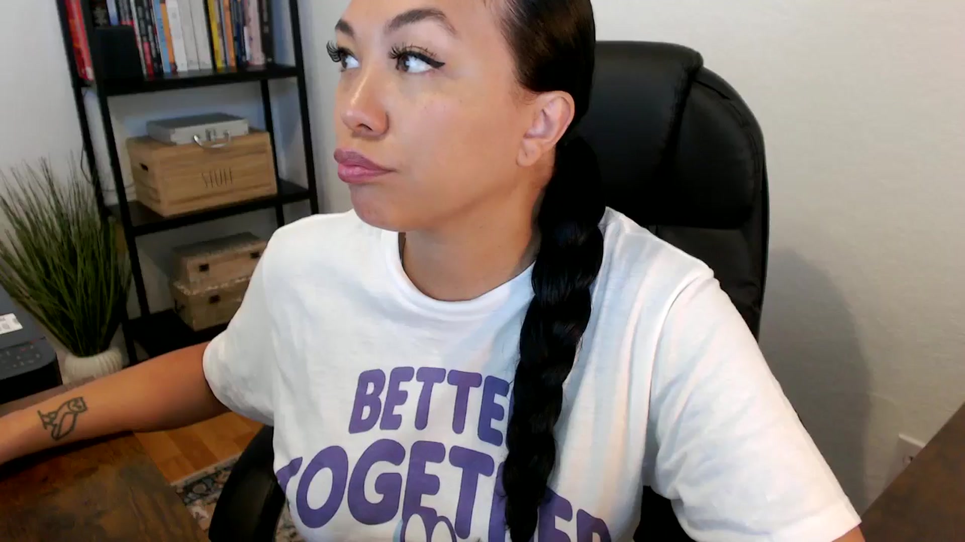 Gallery image thumbnail from MickaylaMoon's myfreecams stream on, 07/17/2024, 14:53 image 9 of 20