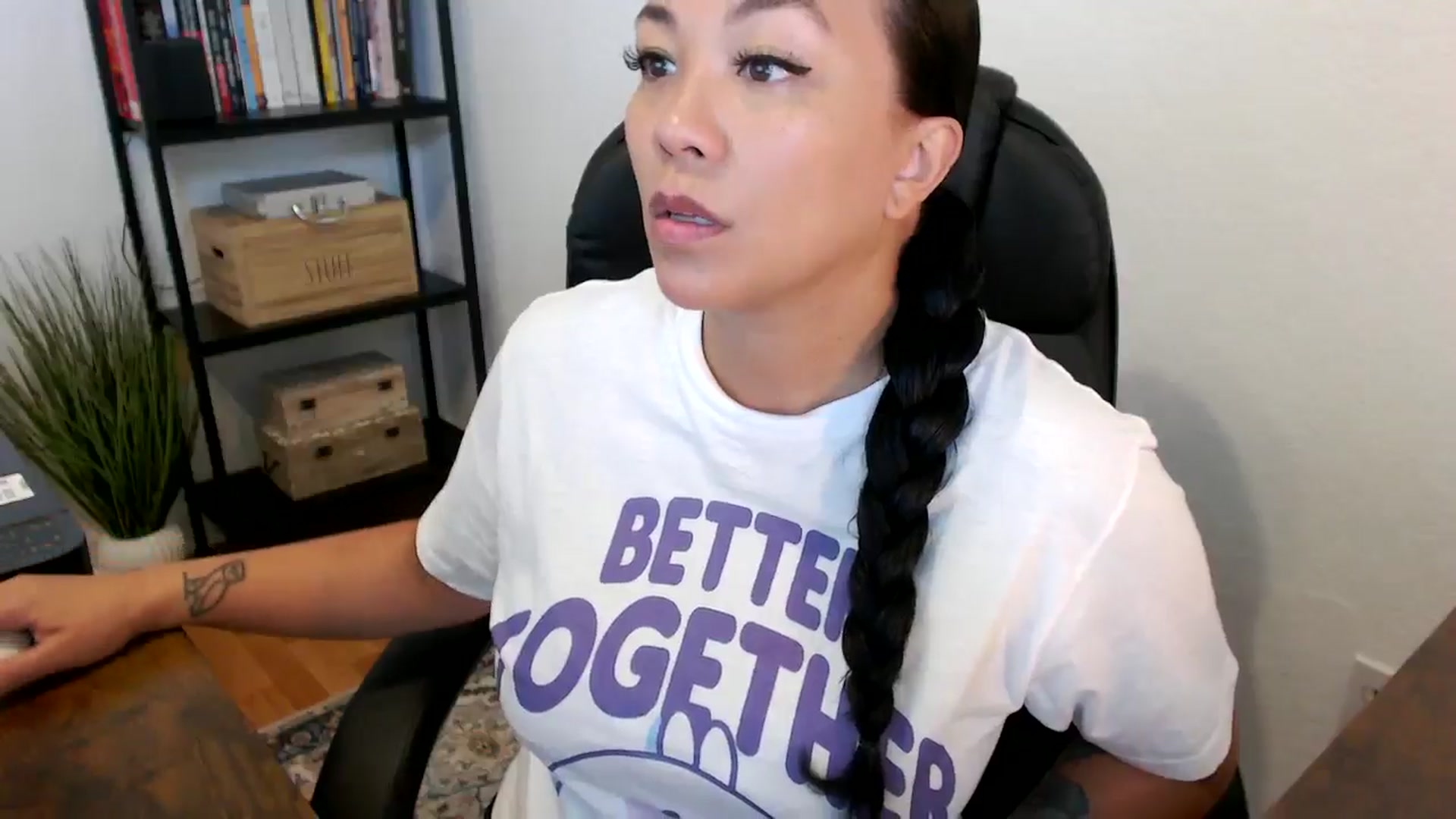 Gallery image thumbnail from MickaylaMoon's myfreecams stream on, 07/17/2024, 14:53 image 4 of 20