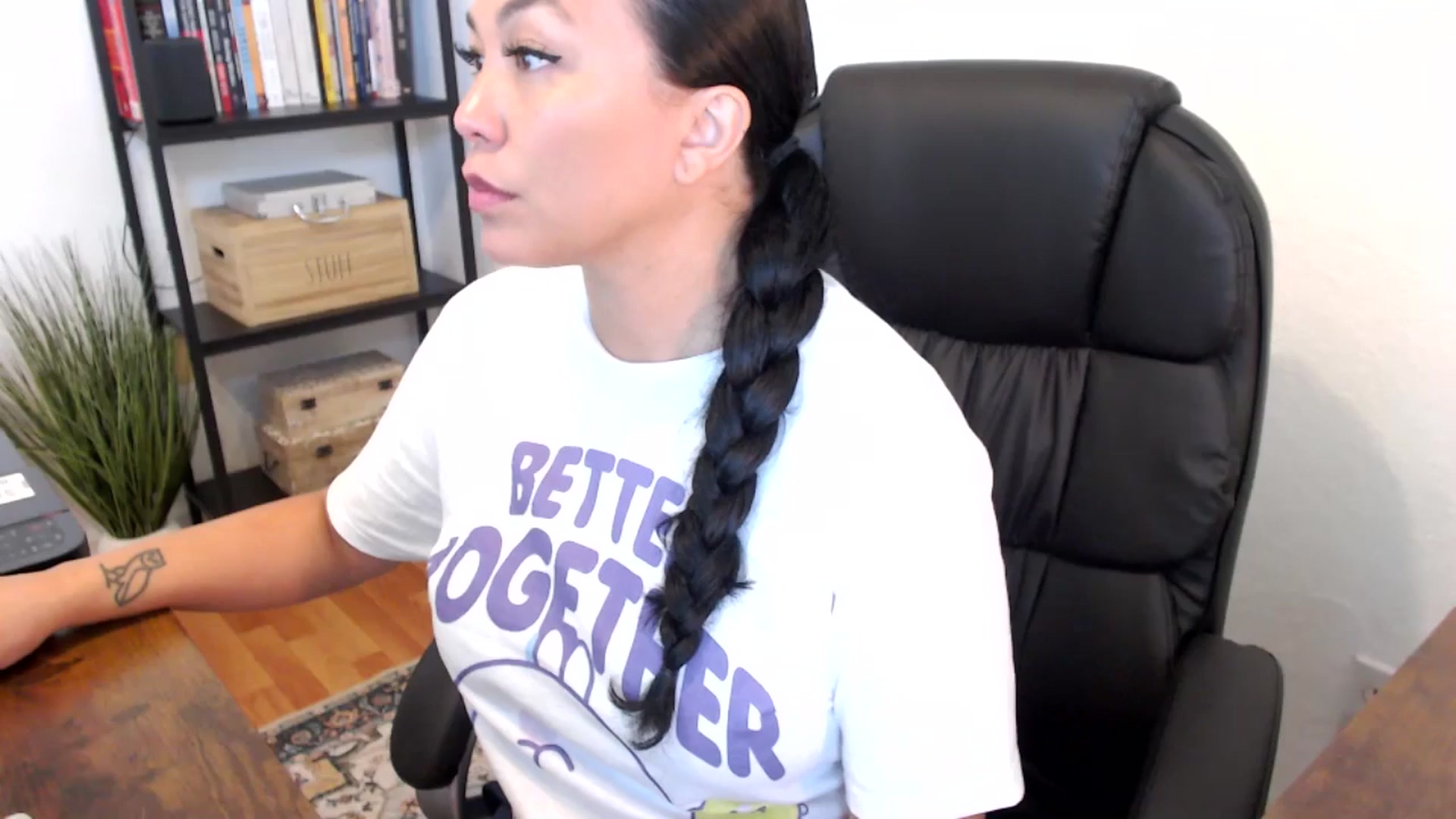 Gallery image thumbnail from MickaylaMoon's myfreecams stream on, 07/17/2024, 16:34 image 14 of 20