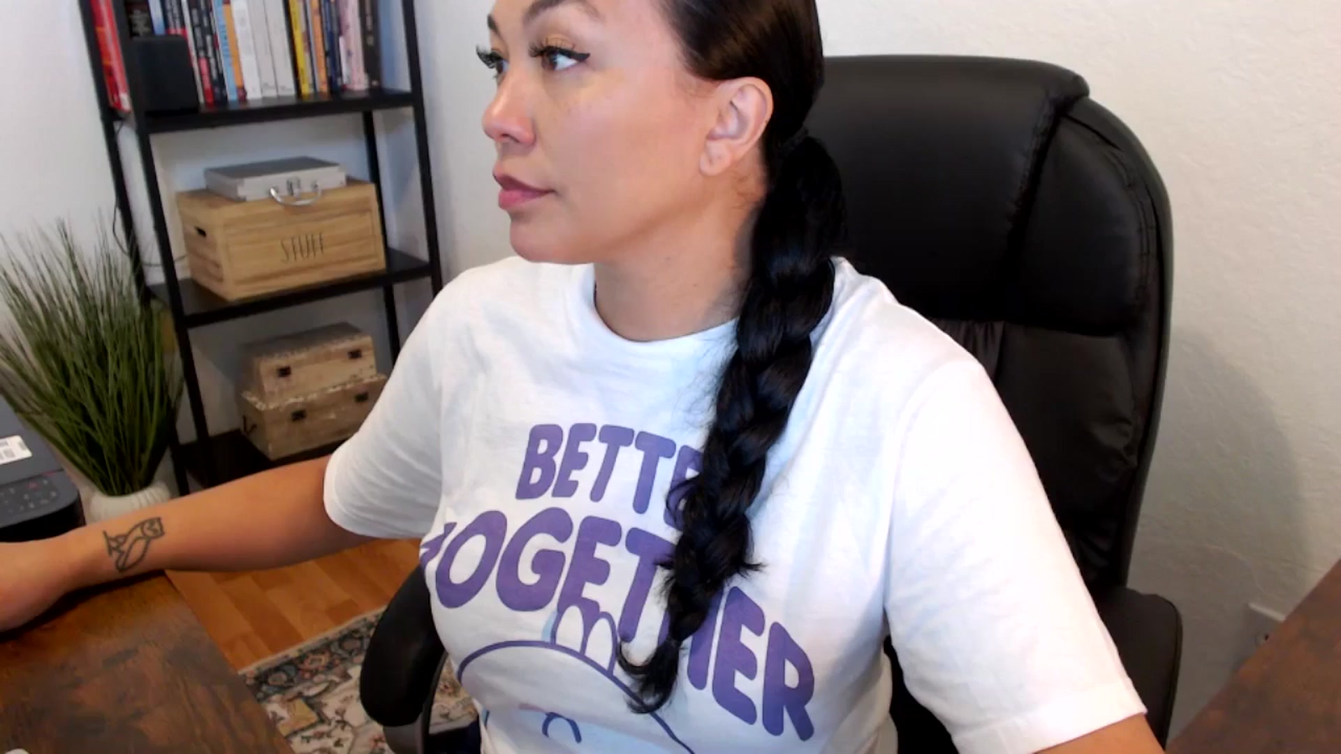 Gallery image thumbnail from MickaylaMoon's myfreecams stream on, 07/17/2024, 16:34 image 12 of 20