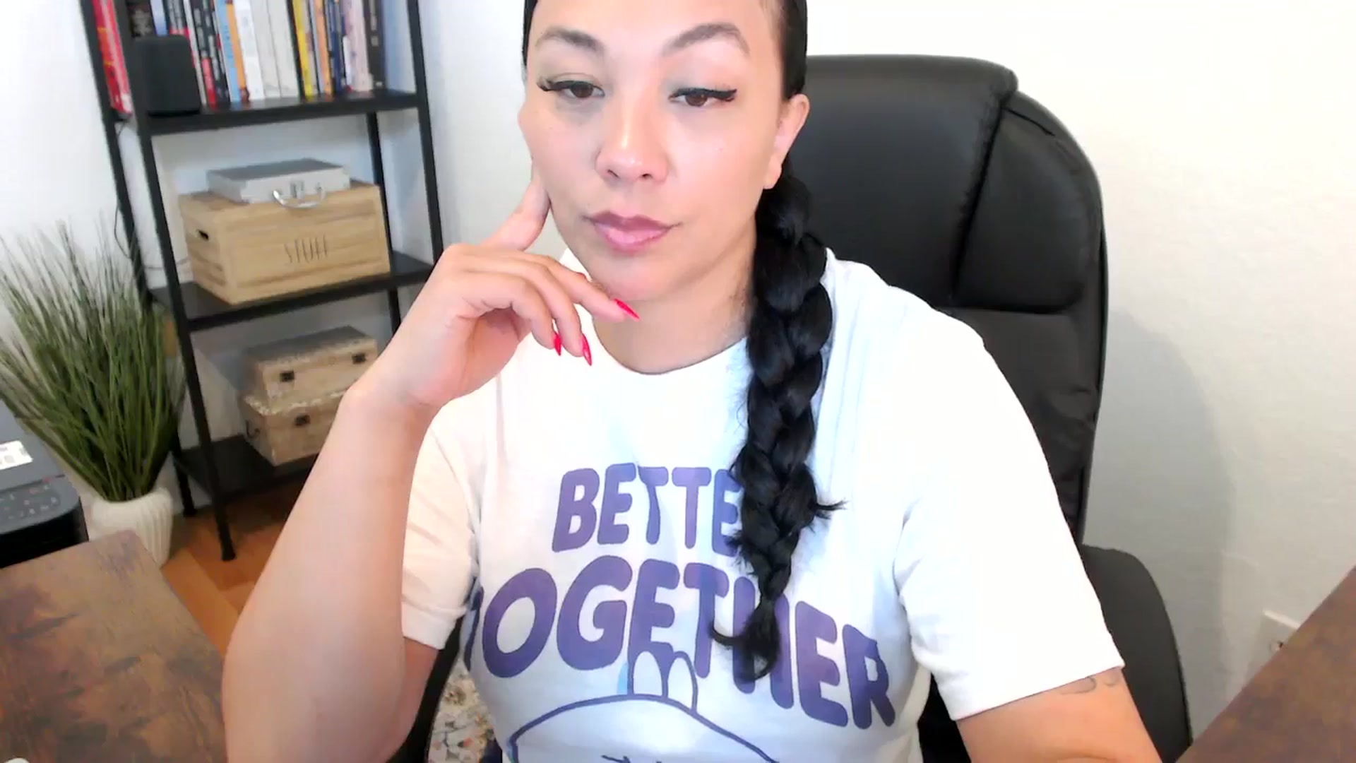 Gallery image thumbnail from MickaylaMoon's myfreecams stream on, 07/17/2024, 16:34 image 16 of 20