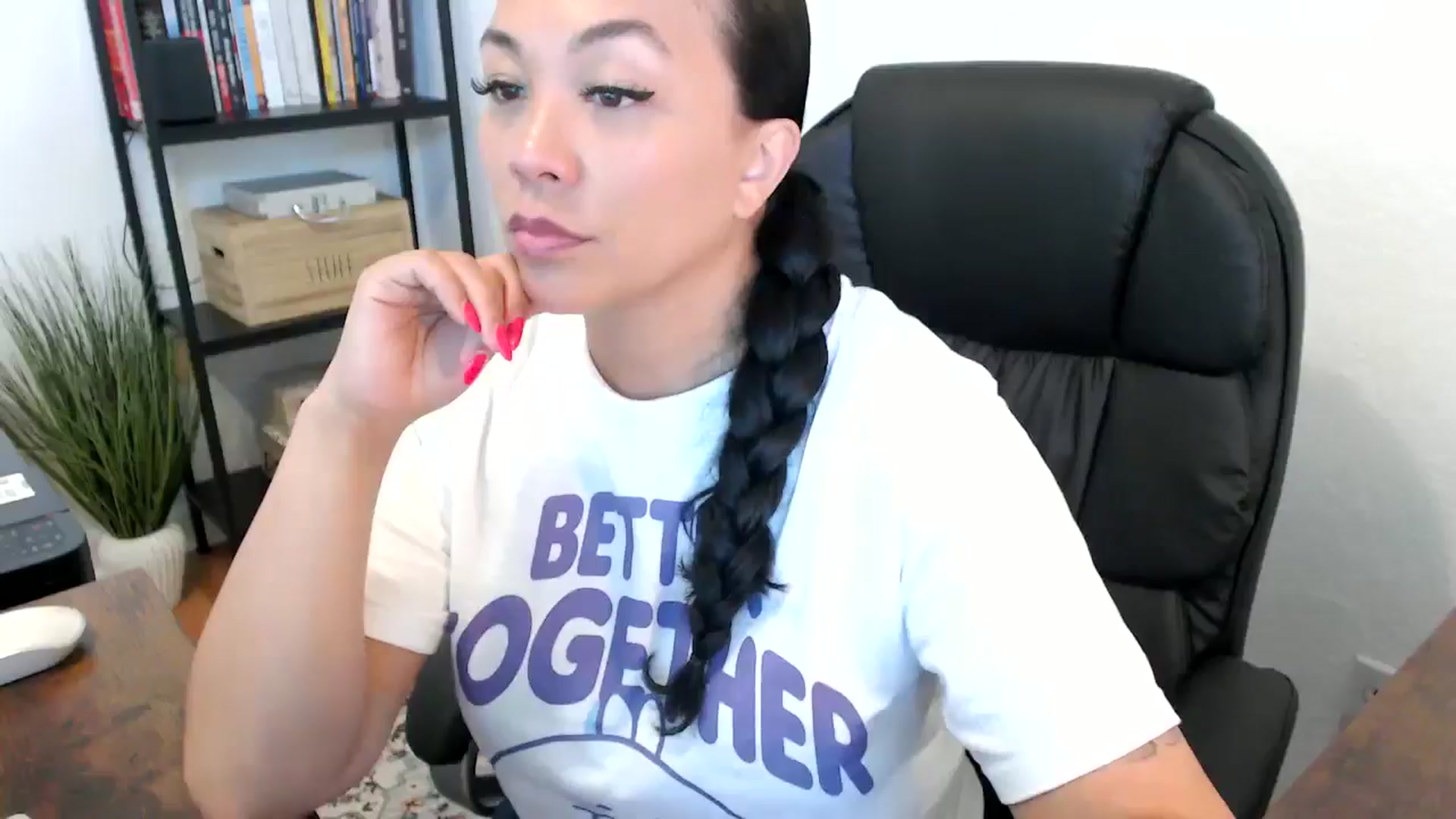 Gallery image thumbnail from MickaylaMoon's myfreecams stream on, 07/17/2024, 16:34 image 9 of 20