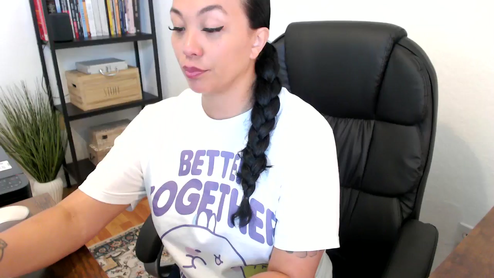 Gallery image thumbnail from MickaylaMoon's myfreecams stream on, 07/17/2024, 16:34 image 1 of 20