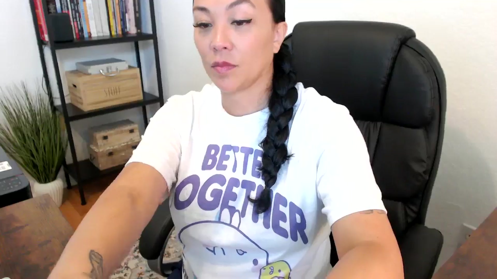 Gallery image thumbnail from MickaylaMoon's myfreecams stream on, 07/17/2024, 16:34 image 17 of 20