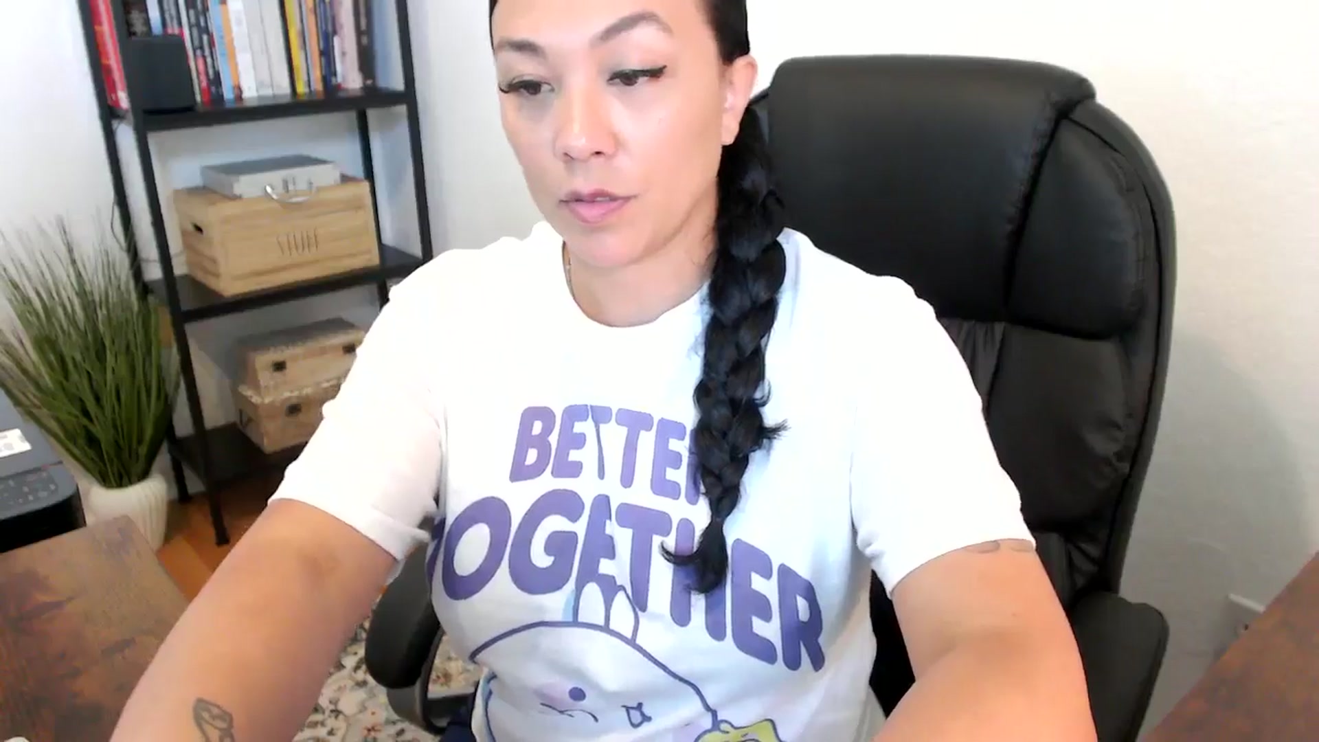 Gallery image thumbnail from MickaylaMoon's myfreecams stream on, 07/17/2024, 17:17 image 7 of 20