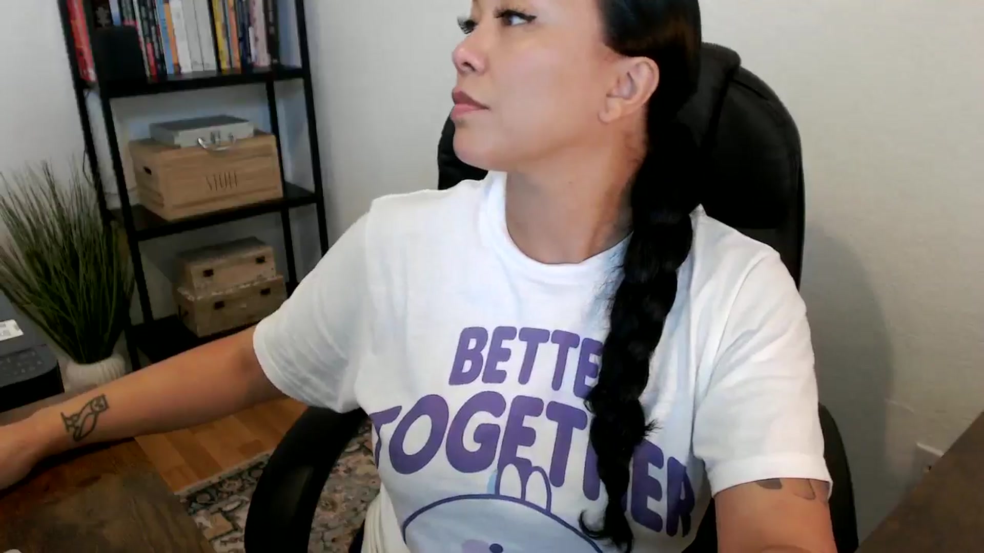 Gallery image thumbnail from MickaylaMoon's myfreecams stream on, 07/17/2024, 17:17 image 3 of 20
