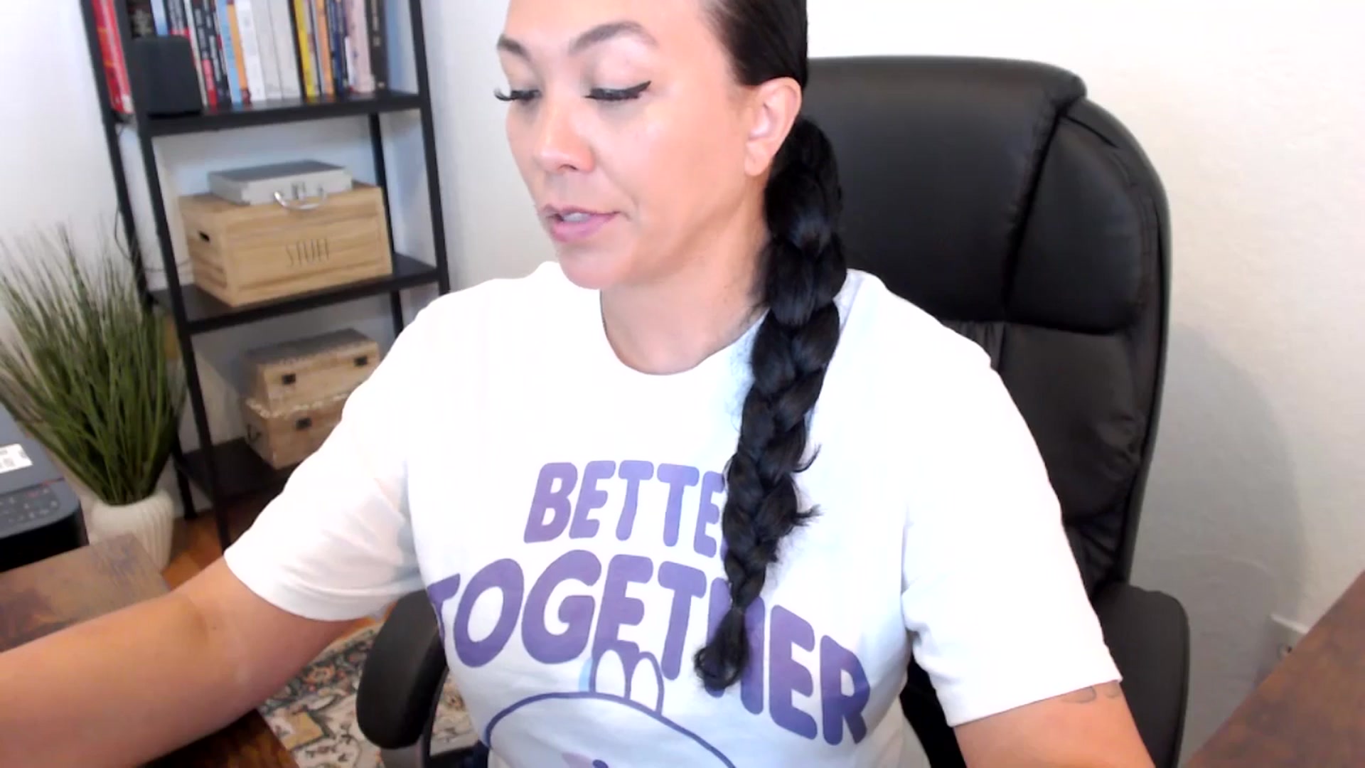 Gallery image thumbnail from MickaylaMoon's myfreecams stream on, 07/17/2024, 17:17 image 8 of 20