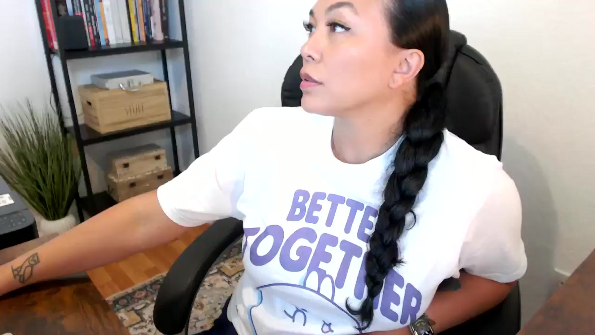 Gallery image thumbnail from MickaylaMoon's myfreecams stream on, 07/17/2024, 17:17 image 6 of 20