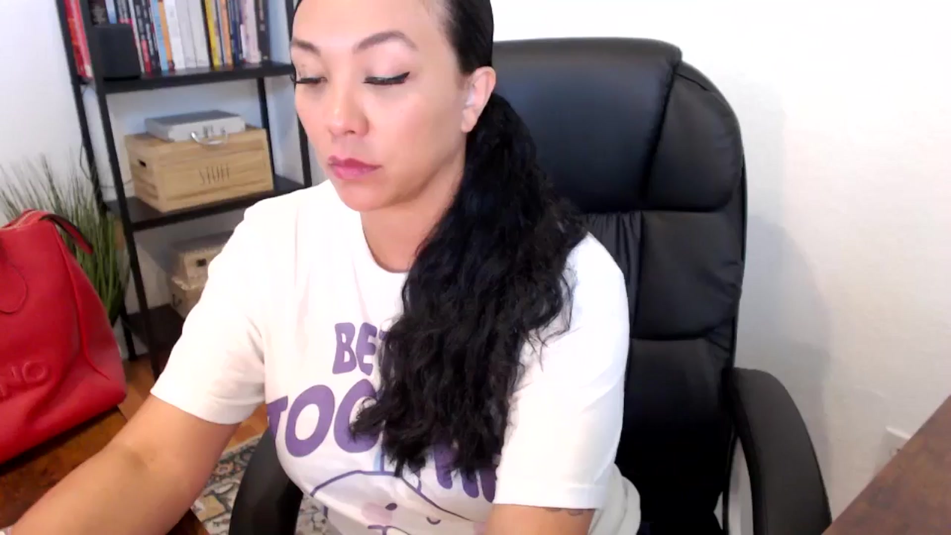 Gallery image thumbnail from MickaylaMoon's myfreecams stream on, 07/17/2024, 19:20 image 7 of 20