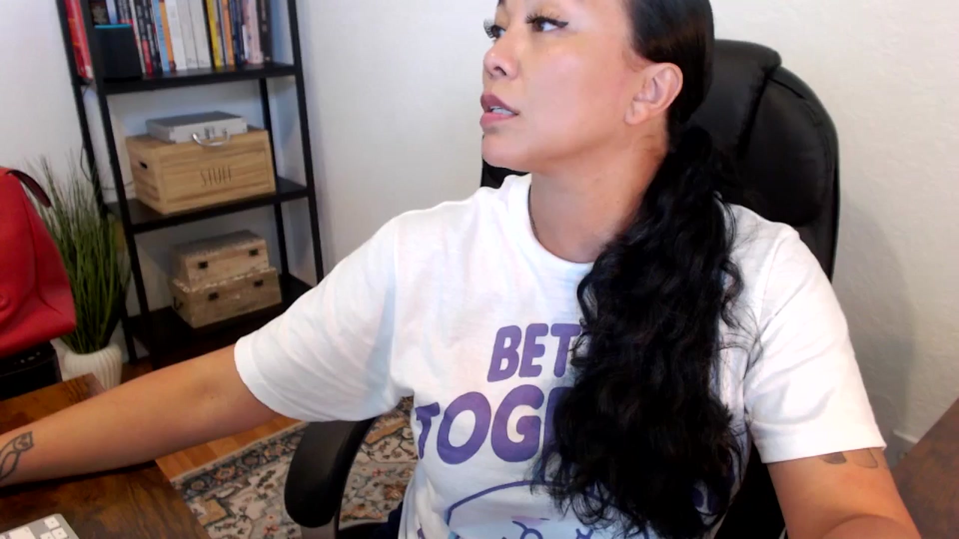 Gallery image thumbnail from MickaylaMoon's myfreecams stream on, 07/17/2024, 19:20 image 18 of 20