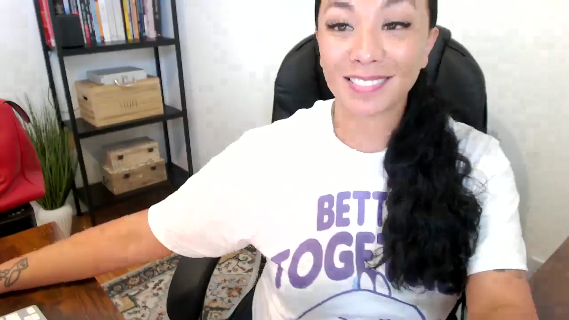 Gallery image thumbnail from MickaylaMoon's myfreecams stream on, 07/17/2024, 19:20 image 17 of 20