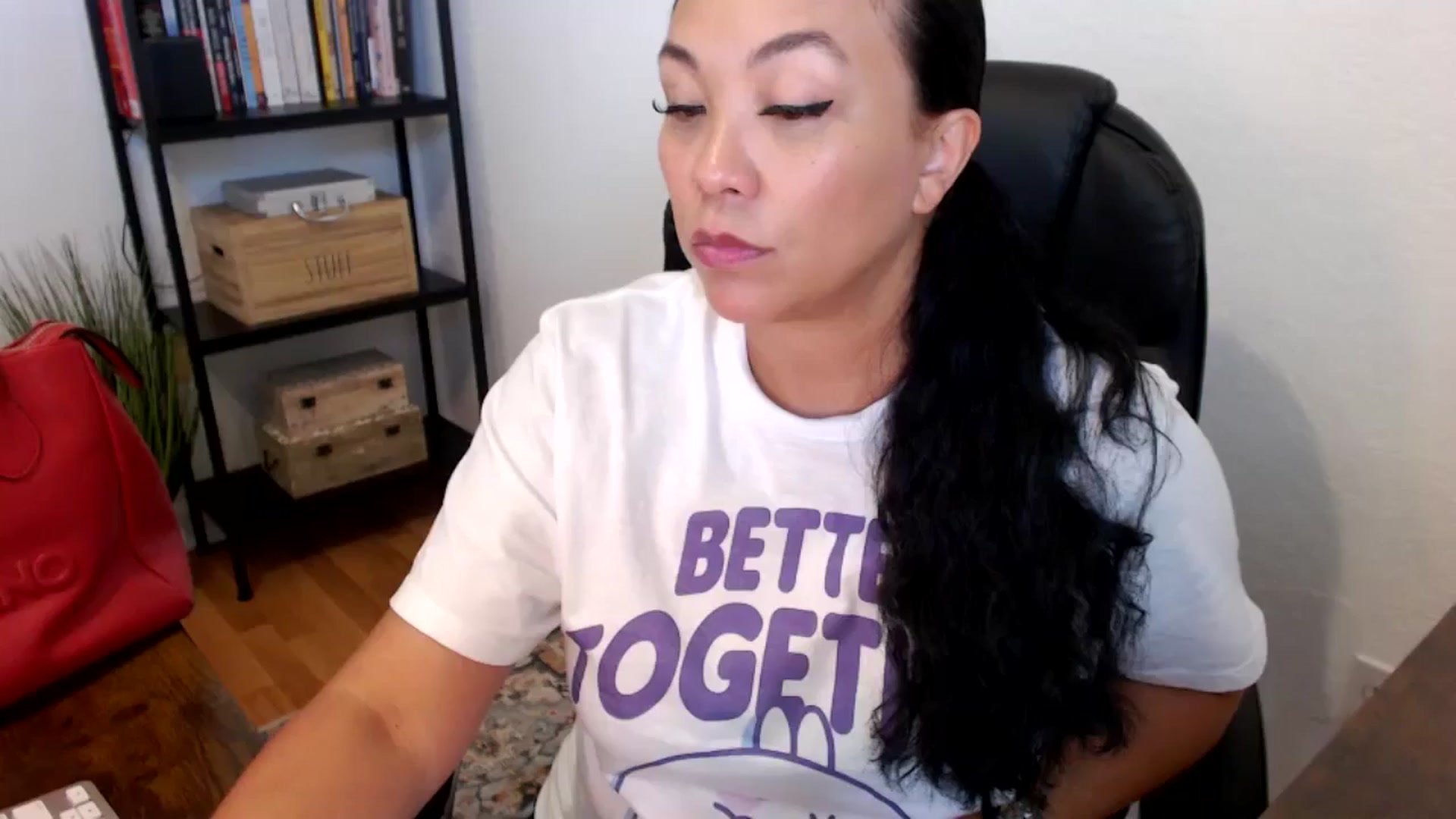 Gallery image thumbnail from MickaylaMoon's myfreecams stream on, 07/17/2024, 19:20 image 10 of 20