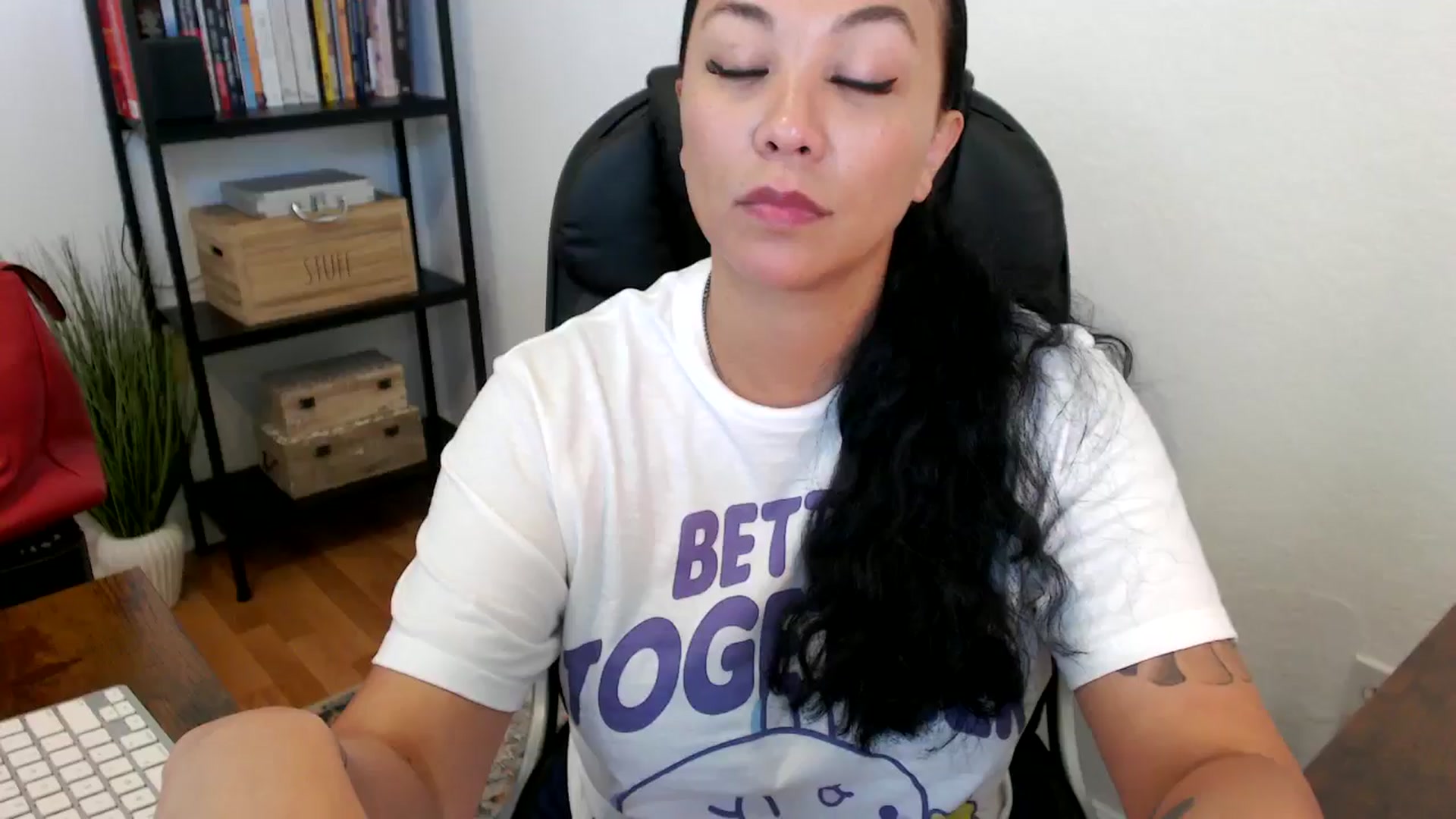 Gallery image thumbnail from MickaylaMoon's myfreecams stream on, 07/17/2024, 19:48 image 8 of 20