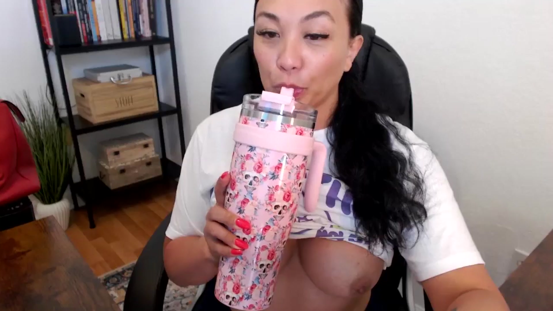 Gallery image thumbnail from MickaylaMoon's myfreecams stream on, 07/17/2024, 20:23 image 16 of 20