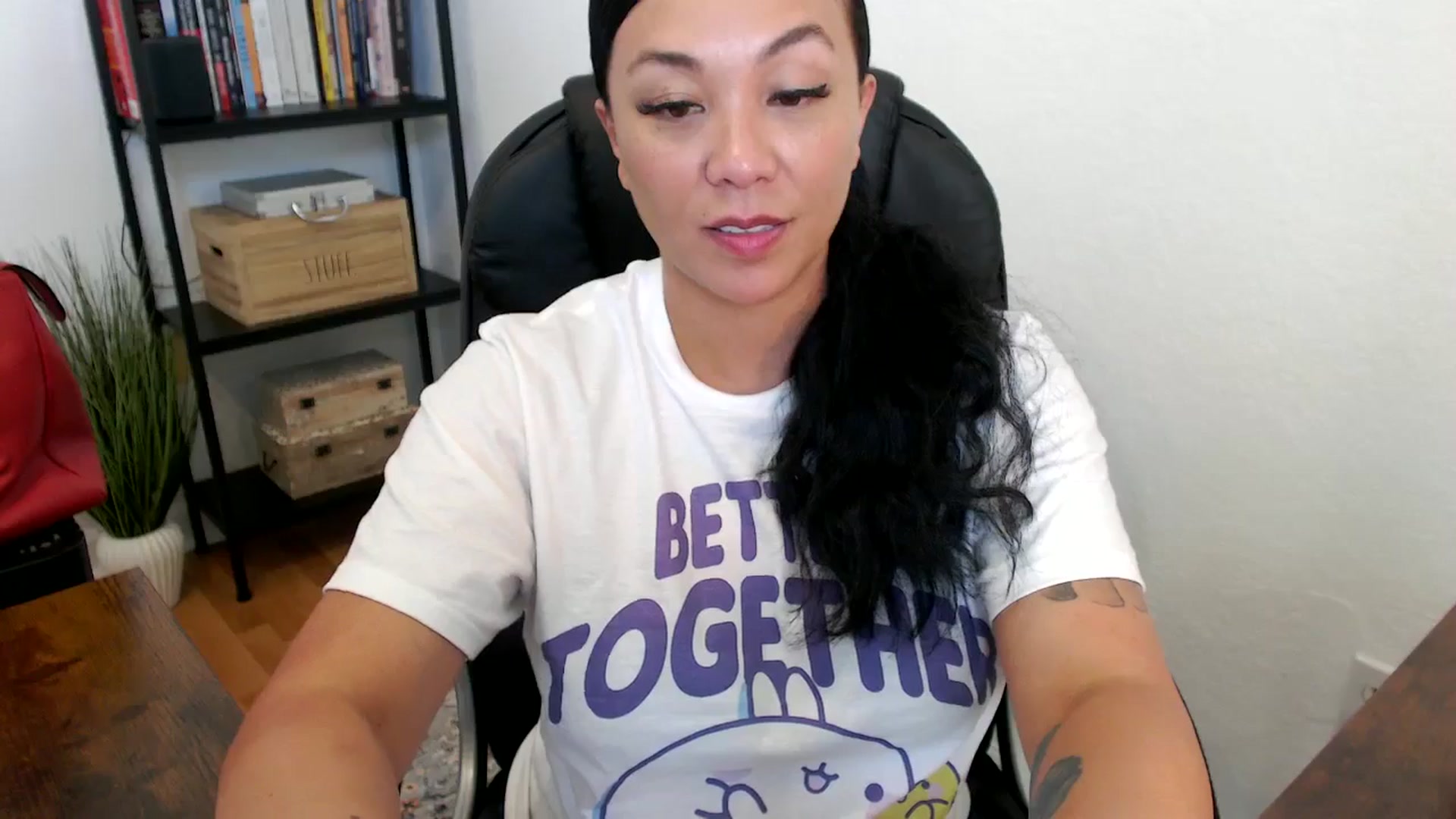 Gallery image thumbnail from MickaylaMoon's myfreecams stream on, 07/17/2024, 20:23 image 10 of 20