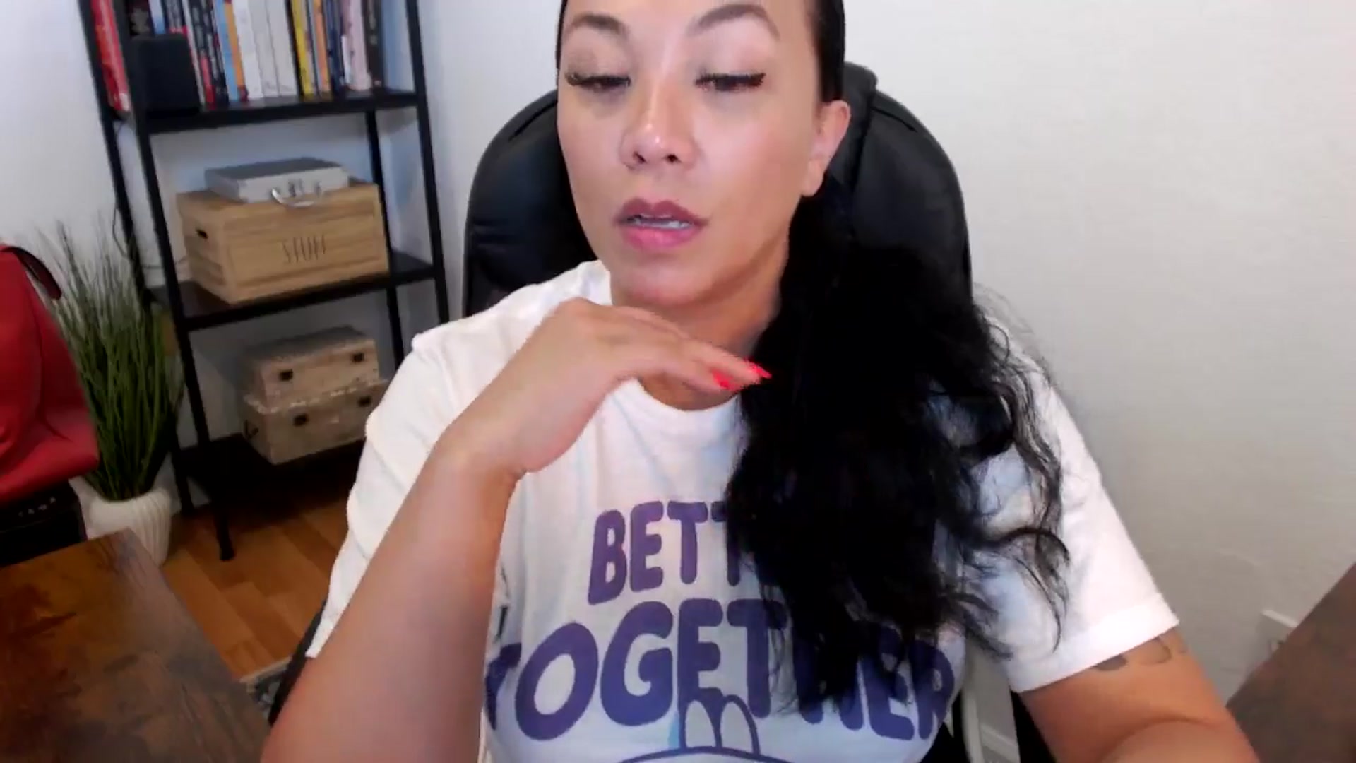 Gallery image thumbnail from MickaylaMoon's myfreecams stream on, 07/17/2024, 20:23 image 8 of 20