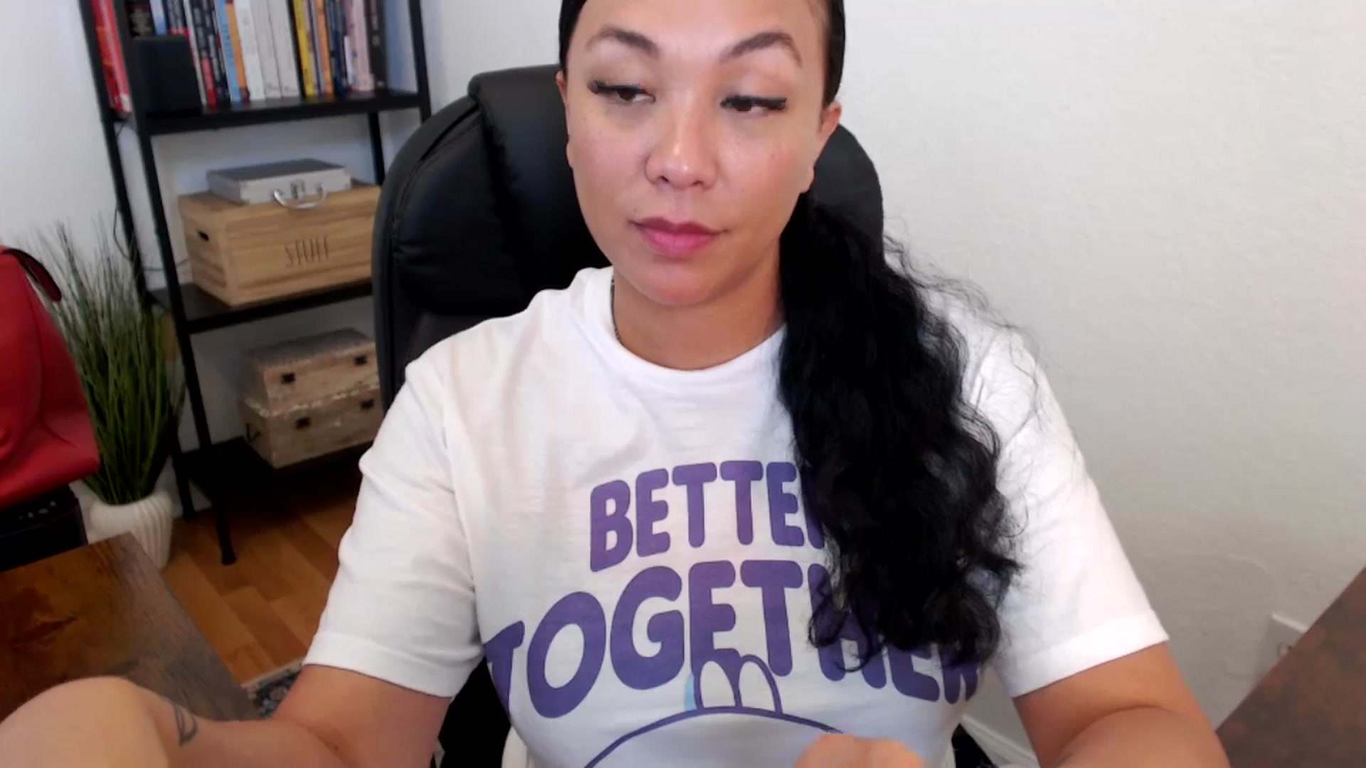 Gallery image thumbnail from MickaylaMoon's myfreecams stream on, 07/17/2024, 21:07 image 4 of 20